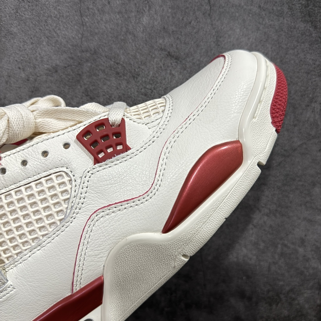 图片[6]-【GX纯原版】Air Jordan 4 Retro \”Valentine\’s Day\” AJ4 乔丹4代红色情人节 货号：HV0823-108 大厂出品 原厂原材料打造 市场天花板级别货品 欢迎对比品鉴‼️ 鞋身整体以米白色皮革为主，搭配米白色的鞋带，让鞋子看起来更有整体感。鞋侧身米白色格网透出米白色内层，鞋舌顶端米白的标签，以红色Jumpman Logoo以及Flight刺绣字样，彰显球鞋身份；鞋带孔部位的TPU装饰采用红色呈现，更具细节感。鞋帮部分和后跟位置的提环使用米白色TPU材质，给鞋身带来更多色彩层次感；最特别的地方还是鞋舌内侧和鞋垫上，加入了口红唇印图案，进一步烘托情人节的甜蜜气氛。后跟及外底Jumpman Loggo均采用红色点缀，中底使用红色妆点，复古米白色橡胶外底的设计，最后以搭载有开窗式Air Sole气垫的中底进行收尾。 货号：HV0823-108 尺码： 40 40.5 41 42 42.5 43 44 44.5 45 46 47.5 48.5-选品中心