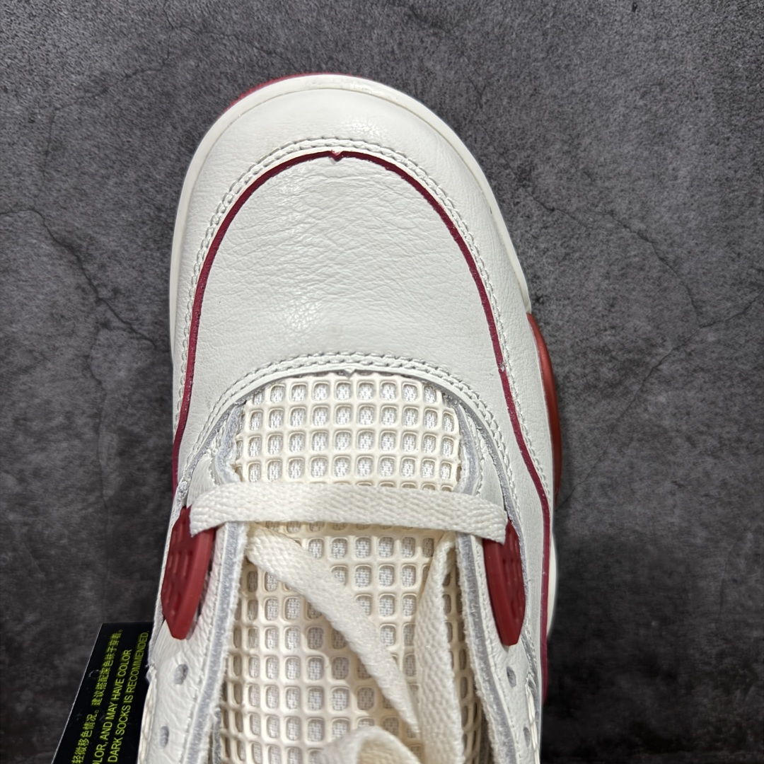 图片[5]-【GX纯原版】Air Jordan 4 Retro \”Valentine\’s Day\” AJ4 乔丹4代红色情人节 货号：HV0823-108 大厂出品 原厂原材料打造 市场天花板级别货品 欢迎对比品鉴‼️ 鞋身整体以米白色皮革为主，搭配米白色的鞋带，让鞋子看起来更有整体感。鞋侧身米白色格网透出米白色内层，鞋舌顶端米白的标签，以红色Jumpman Logoo以及Flight刺绣字样，彰显球鞋身份；鞋带孔部位的TPU装饰采用红色呈现，更具细节感。鞋帮部分和后跟位置的提环使用米白色TPU材质，给鞋身带来更多色彩层次感；最特别的地方还是鞋舌内侧和鞋垫上，加入了口红唇印图案，进一步烘托情人节的甜蜜气氛。后跟及外底Jumpman Loggo均采用红色点缀，中底使用红色妆点，复古米白色橡胶外底的设计，最后以搭载有开窗式Air Sole气垫的中底进行收尾。 货号：HV0823-108 尺码： 40 40.5 41 42 42.5 43 44 44.5 45 46 47.5 48.5-选品中心