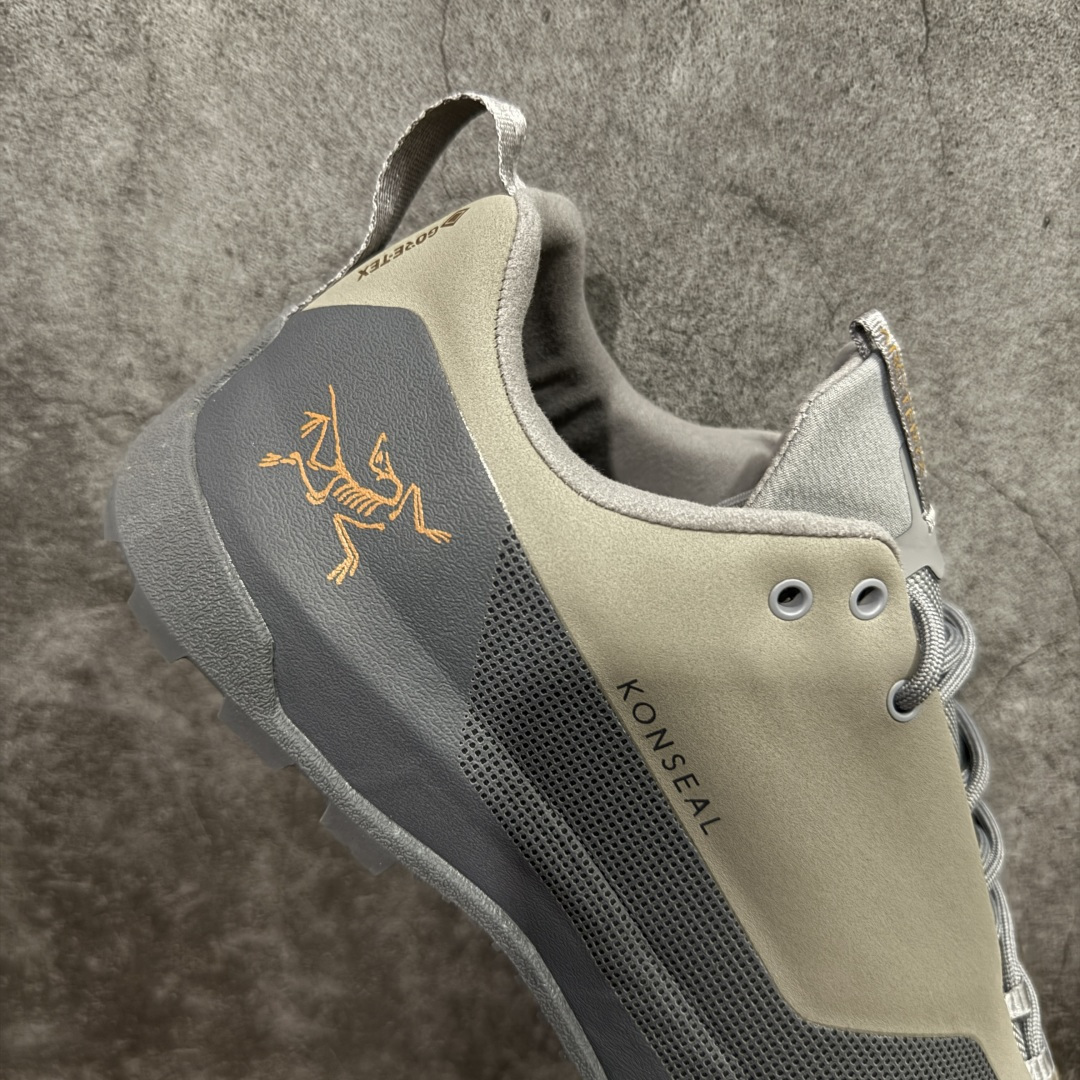 图片[7]-【正确版】Arcteryx始祖鸟 Konseal Shoe 舒适 防滑耐磨透气支撑抓地 登山鞋 正确原盒 全鞋采用头层麂皮 耐磨防滑黄金V底 莞产高品质 区别市场通货 代购指定版本 原数据开发 不掉标 正确高频字体 鸟爪细节完美 区别市场公版货 错误字体货 中底带钢印上脚舒适轻便无负重感 四季百搭 始祖鸟 KONSEAL 轻量户外鞋，这双鞋，不仅仅可以穿着逛街上班，更可以穿着徒步旅游甚至攀岩！说实话，没多少人真的会去攀岩，经我们试穿，这双鞋，日常穿也是非常舒服轻便！搭配日常的衣服完全不违和！结构中底TPU底盘，保护双脚。配置3D模具保护双脚+一体化系带系统，鞋面防撕裂网布、TPU保护膜和牛巴革合成面料，喜欢放心入！这种类型的鞋子咱们家超难得遇到一次，喜欢一定不要错过 尺码：39-45-选品中心