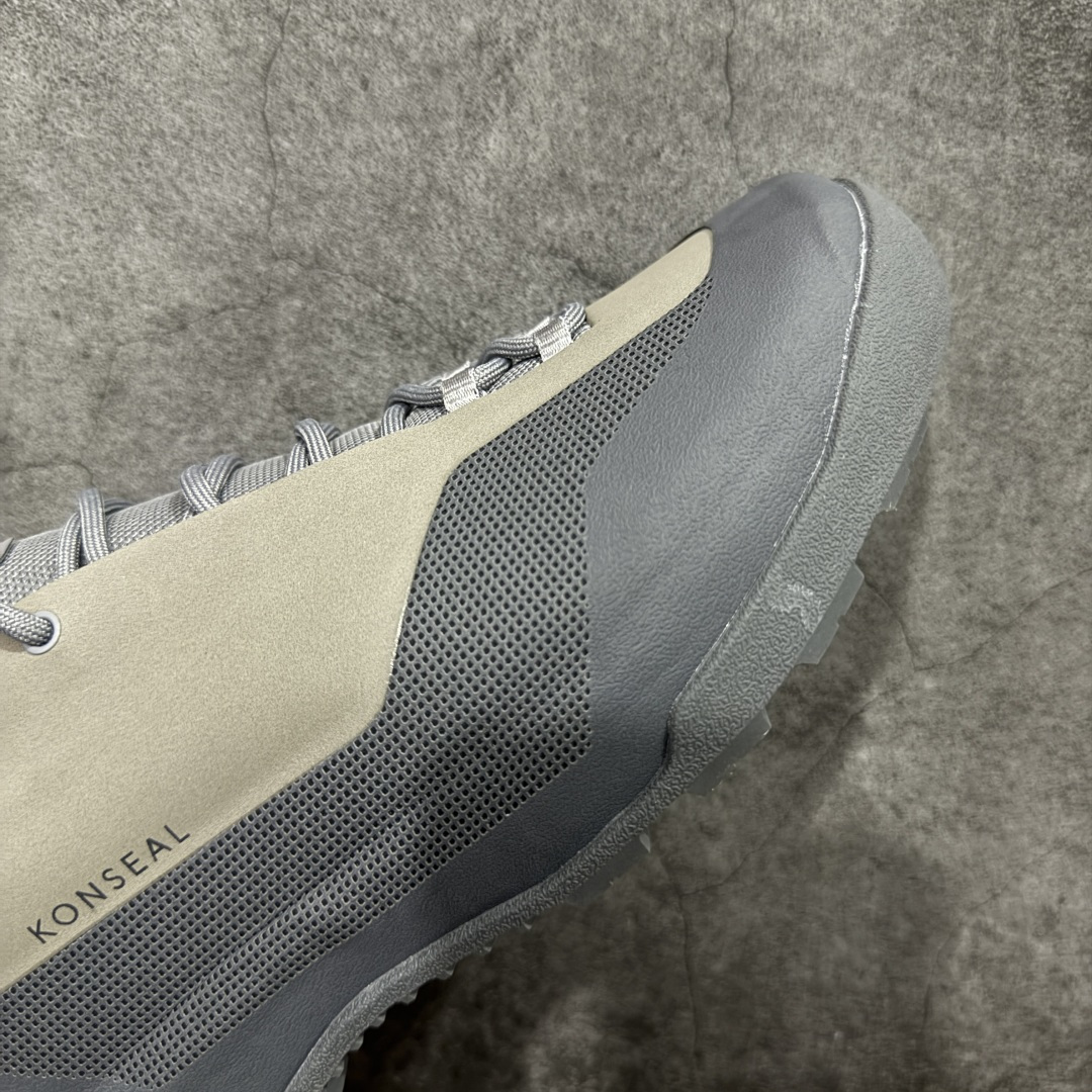 图片[6]-【正确版】Arcteryx始祖鸟 Konseal Shoe 舒适 防滑耐磨透气支撑抓地 登山鞋 正确原盒 全鞋采用头层麂皮 耐磨防滑黄金V底 莞产高品质 区别市场通货 代购指定版本 原数据开发 不掉标 正确高频字体 鸟爪细节完美 区别市场公版货 错误字体货 中底带钢印上脚舒适轻便无负重感 四季百搭 始祖鸟 KONSEAL 轻量户外鞋，这双鞋，不仅仅可以穿着逛街上班，更可以穿着徒步旅游甚至攀岩！说实话，没多少人真的会去攀岩，经我们试穿，这双鞋，日常穿也是非常舒服轻便！搭配日常的衣服完全不违和！结构中底TPU底盘，保护双脚。配置3D模具保护双脚+一体化系带系统，鞋面防撕裂网布、TPU保护膜和牛巴革合成面料，喜欢放心入！这种类型的鞋子咱们家超难得遇到一次，喜欢一定不要错过 尺码：39-45-选品中心
