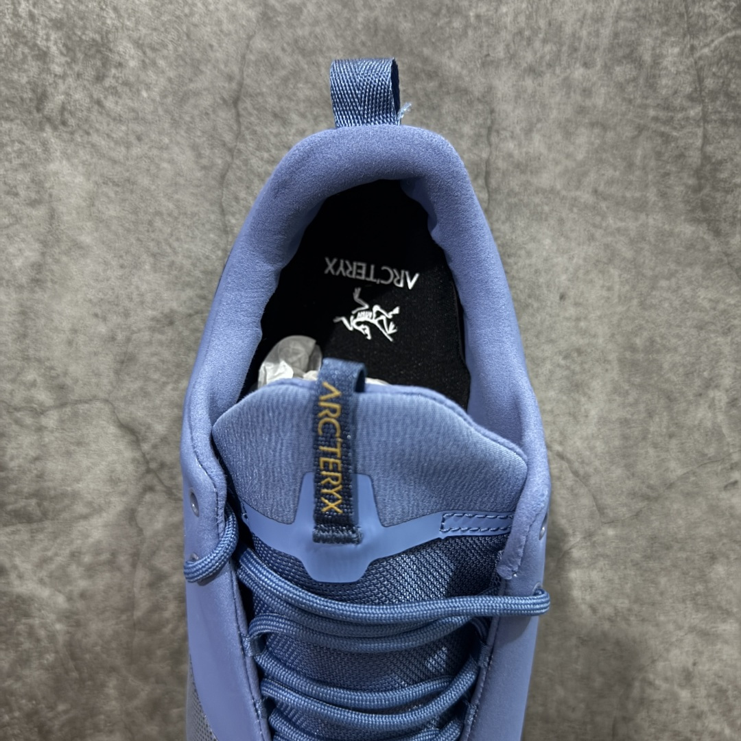 图片[8]-【正确版】Arcteryx始祖鸟 Konseal Shoe 舒适 防滑耐磨透气支撑抓地 登山鞋 正确原盒 全鞋采用头层麂皮 耐磨防滑黄金V底 莞产高品质 区别市场通货 代购指定版本 原数据开发 不掉标 正确高频字体 鸟爪细节完美 区别市场公版货 错误字体货 中底带钢印上脚舒适轻便无负重感 四季百搭 始祖鸟 KONSEAL 轻量户外鞋，这双鞋，不仅仅可以穿着逛街上班，更可以穿着徒步旅游甚至攀岩！说实话，没多少人真的会去攀岩，经我们试穿，这双鞋，日常穿也是非常舒服轻便！搭配日常的衣服完全不违和！结构中底TPU底盘，保护双脚。配置3D模具保护双脚+一体化系带系统，鞋面防撕裂网布、TPU保护膜和牛巴革合成面料，喜欢放心入！这种类型的鞋子咱们家超难得遇到一次，喜欢一定不要错过 尺码：39-45-选品中心