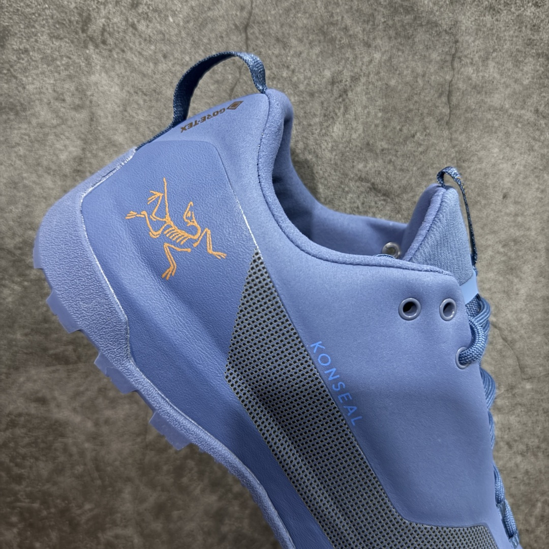 图片[7]-【正确版】Arcteryx始祖鸟 Konseal Shoe 舒适 防滑耐磨透气支撑抓地 登山鞋 正确原盒 全鞋采用头层麂皮 耐磨防滑黄金V底 莞产高品质 区别市场通货 代购指定版本 原数据开发 不掉标 正确高频字体 鸟爪细节完美 区别市场公版货 错误字体货 中底带钢印上脚舒适轻便无负重感 四季百搭 始祖鸟 KONSEAL 轻量户外鞋，这双鞋，不仅仅可以穿着逛街上班，更可以穿着徒步旅游甚至攀岩！说实话，没多少人真的会去攀岩，经我们试穿，这双鞋，日常穿也是非常舒服轻便！搭配日常的衣服完全不违和！结构中底TPU底盘，保护双脚。配置3D模具保护双脚+一体化系带系统，鞋面防撕裂网布、TPU保护膜和牛巴革合成面料，喜欢放心入！这种类型的鞋子咱们家超难得遇到一次，喜欢一定不要错过 尺码：39-45-选品中心