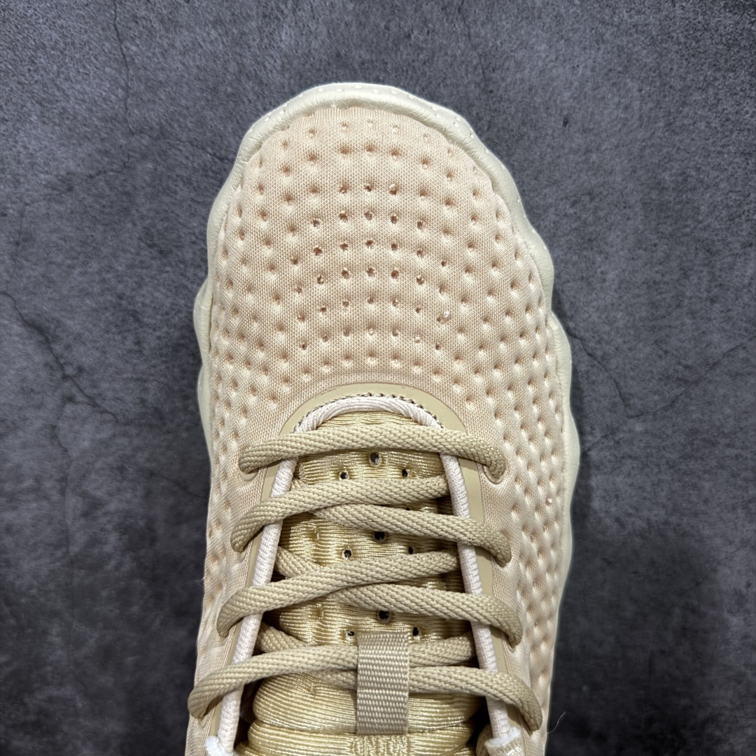 图片[5]-【先行版】NK Mind 002 黑科技足底按摩舒适贴合训练鞋 HQ4308-200 该系列首作 Mind 001 从神经科学中汲取灵感，打造出一款不仅外观独特，更能为穿着者带来别样感知体验的球鞋，此次新作将继续延续此核心方向。历时十年打磨的 Mind 系列，承载着 Nike 对未来鞋款的愿景呈现。系列中的每双鞋，外底均由 22 个独立泡沫结节构成，旨在模拟赤足般的体验。这些结节通过与足底感官感受器的相互作用，从而促进人体的自然步态。 尺码：36 36.5 37.5 38 38.5 39 40 40.5 41 42 42.5 43 44 44.5 45-选品中心