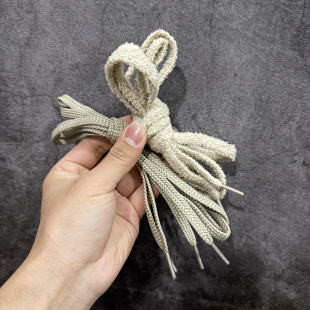 图片[5]-【纯原版】New Balance M2010系列 新百伦 复古老爹风网布跑步休闲运动鞋 新百伦经典配色 沿袭了面世之初的经典科技 以ENCAP中底配以升级版 N-ERGY缓震物料 鞋面则采用特色的柔软麂皮搭以NewBalance经典的尼龙网布 低调中还原跑鞋本真 更年轻化的设计理念与材质 让新世代青年得以用全新视角体验经典鞋款的传奇魅力 货号：U2010JG1 尺码：36 37 37.5 38 38.5 39.5 40 40.5 41.5 42 42.5 43 44 45 46-选品中心