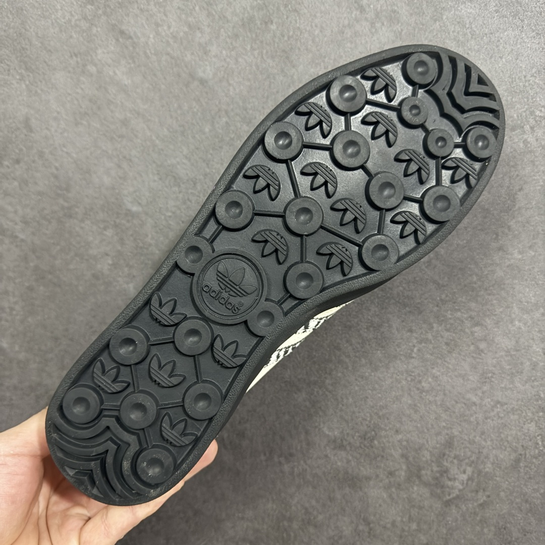 图片[9]-【定制版】Adidas Originals Gazelle Indoor 马年限定 ‘DIY‘定制 桑巴果冻休闲百搭低帮板鞋 原装头层材料 用料绝不含糊 独家版型蒸餾加工帶來的是更好的视觉和脚感体验 清洁度 电绣工艺 皮料切割干净无任何毛边 细节完美 货号： ZH2599 尺码： 36 36.5 37 38 38.5 39 40 40.5 41 42 42.5 43 44 45-选品中心