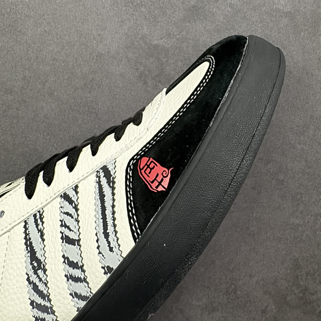 图片[5]-【定制版】Adidas Originals Gazelle Indoor 马年限定 ‘DIY‘定制 桑巴果冻休闲百搭低帮板鞋 原装头层材料 用料绝不含糊 独家版型蒸餾加工帶來的是更好的视觉和脚感体验 清洁度 电绣工艺 皮料切割干净无任何毛边 细节完美 货号： ZH2599 尺码： 36 36.5 37 38 38.5 39 40 40.5 41 42 42.5 43 44 45-选品中心