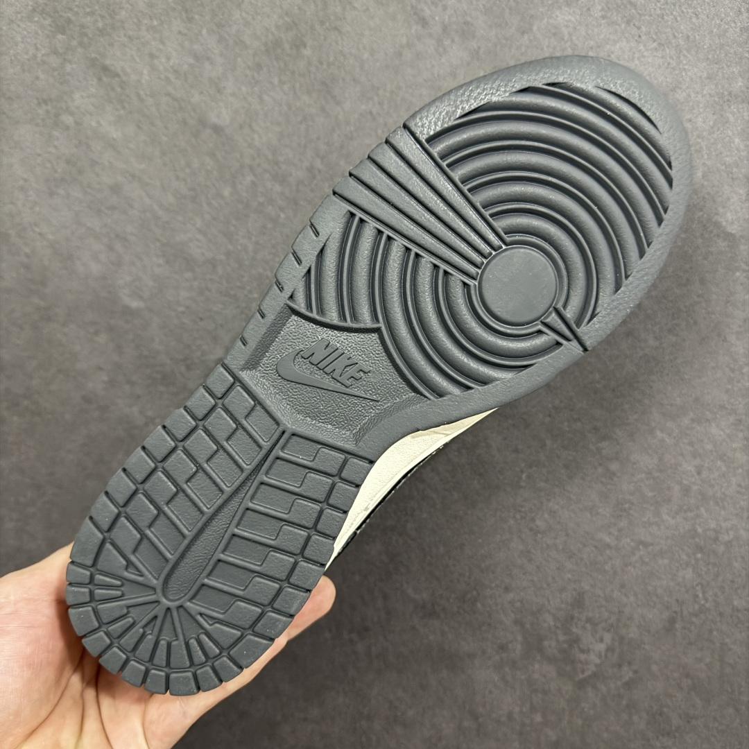 图片[9]-【定制版】Nike SB Dunk Low 马年限定 玄铁骏马 高端定制 低帮休闲滑板鞋  #定制鞋盒 大厂纯原品质出货 超高清洁度 皮料切割干净无任何毛边 细节完美 货号：HG0026-012  尺码：36 36.5 37.5 38 38.5 39 40 40.5 41 42 42.5 43 44 44.5 45-选品中心