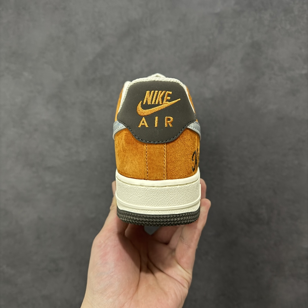 图片[4]-【定制版】NIke Air Force 1 \’07 Low “棕灰镭射” 空军一号低帮 运动鞋 休闲鞋 折边针车 工艺难度大 原楦头原纸板 高端定制鞋盒 原厂鞋底 超高清洁度 细节完美 货号：NH0601-530 尺码：36 36.5 37.5 38 38.5 39 40 40.5 41 42 42.5 43 44 44.5 45-选品中心