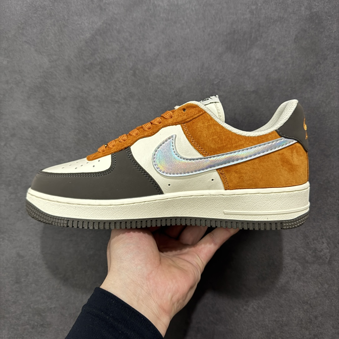 图片[2]-【定制版】NIke Air Force 1 \’07 Low “棕灰镭射” 空军一号低帮 运动鞋 休闲鞋 折边针车 工艺难度大 原楦头原纸板 高端定制鞋盒 原厂鞋底 超高清洁度 细节完美 货号：NH0601-530 尺码：36 36.5 37.5 38 38.5 39 40 40.5 41 42 42.5 43 44 44.5 45-选品中心