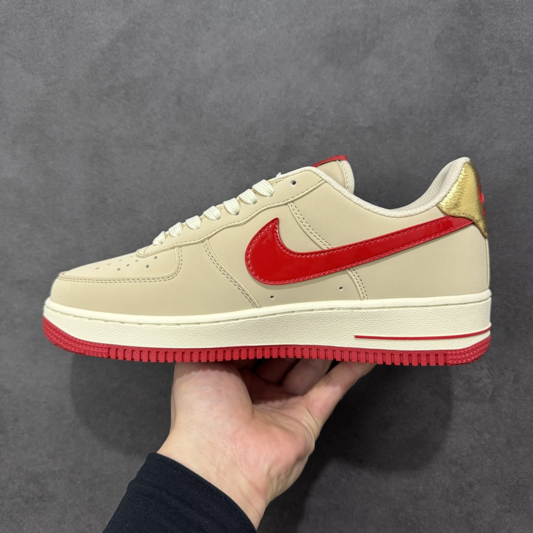 图片[2]-【定制版】NIke Air Force 1 \’07 Low “米棕朱砂” 空军一号低帮 运动鞋 休闲鞋 折边针车 工艺难度大 原楦头原纸板 高端定制鞋盒 原厂鞋底 超高清洁度 细节完美 货号：NH0601-526 尺码：36 36.5 37.5 38 38.5 39 40 40.5 41 42 42.5 43 44 44.5 45-选品中心