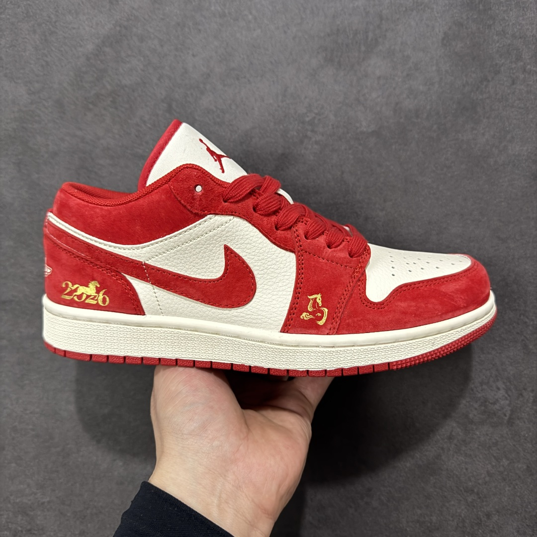 【定制版】Air Jordan 1 Low AJ1 乔1 2026马年限定 高端定制 低帮复古篮球鞋  #定制皮料 原厂3D打印 定制鞋盒 原楦原纸板 纯正空军版型 内置全掌气垫 货号：DX6259-602  尺码：36 36.5 37.5 38 38.5 39 40 40.5 41 42 42.5 43 44 44.5 45-选品中心