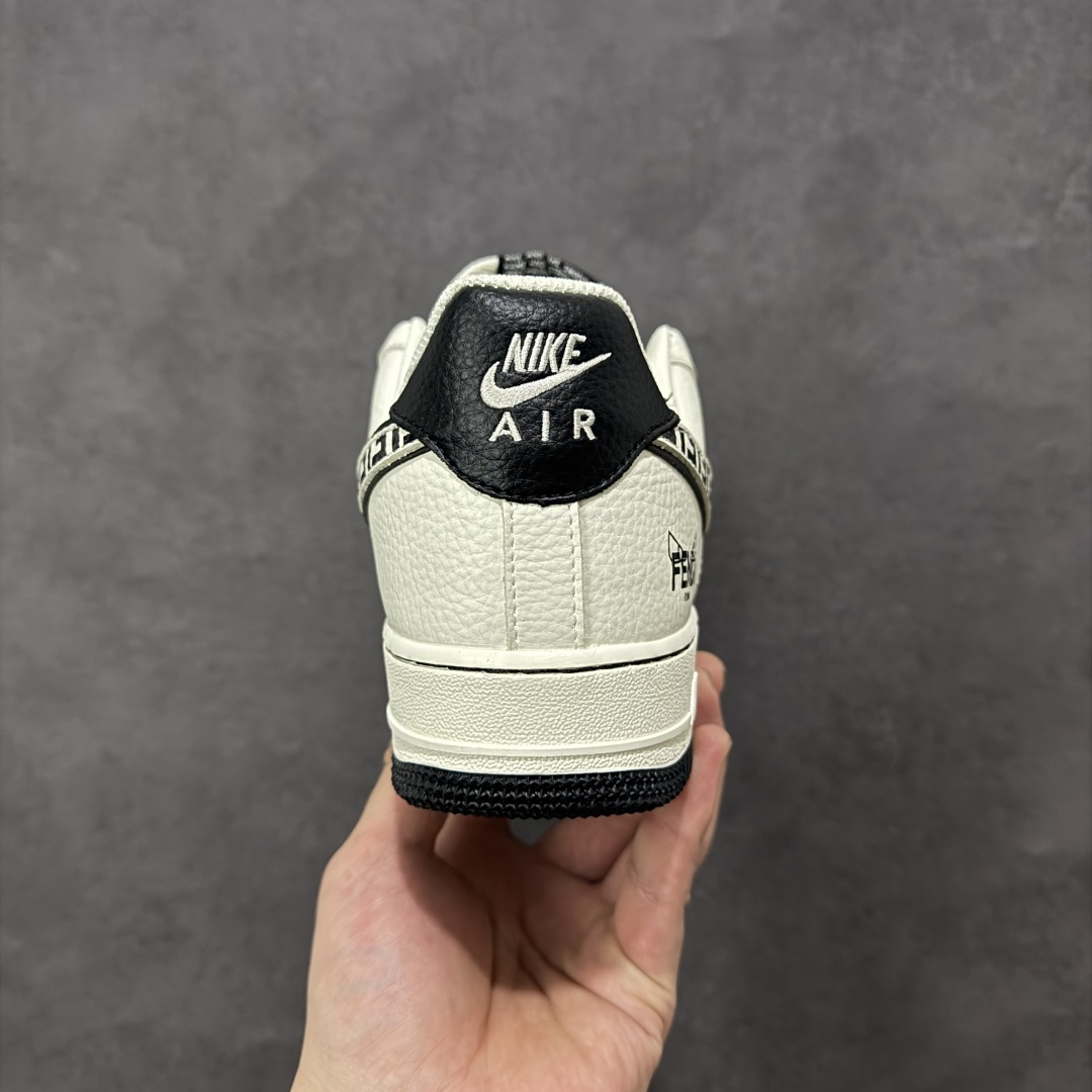 图片[4]-【定制版】NIke Air Force 1 \’07 Low “芬迪联名–奶霜墨纹” 空军一号低帮 运动鞋 休闲鞋 折边针车 工艺难度大 原楦头原纸板 高端定制鞋盒 原厂鞋底 超高清洁度 细节完美 货号：XY9025-020 尺码：36 36.5 37.5 38 38.5 39 40 40.5 41 42 42.5 43 44 44.5 45-选品中心