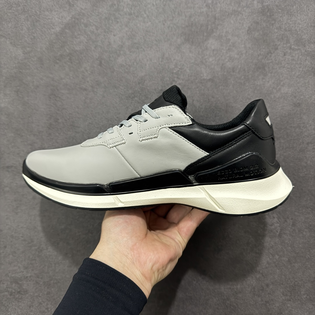 图片[2]-【公司级】Ecco 爱步健步BIOMC 25周年新款百搭跑步健身鞋   #鞋面采用迪尼玛牛皮，轻盈柔韧耐磨，提供抗撕裂性能 自然律动科技，符合人体工学鞋楦，贴近足部形态 穿着更舒适 直接注塑工艺连接鞋面与鞋底，一体成型，合脚稳固 橡胶外底适应多种地形，抓地耐磨，稳定支撑 完美平衡颜值与性能，拓展穿搭可能性 都市探索 步履悠然  货号：875825 尺码：39 40 41 42 43 44-选品中心