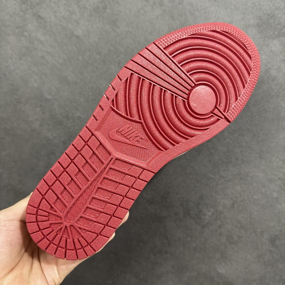 图片[9]-【小DG】Nike Air Jordan aj1 Retro High OG 百搭休闲文化运动篮球鞋 DZ5485-612 口碑AJ大厂出品 全系列原楦原纸板开发 原厂头层皮料加持 原厂定型后跟完美效果 裁片超高清洁度 针车 细节到位 性价比十足💪🏻 尺码：40-47.5（半）-选品中心