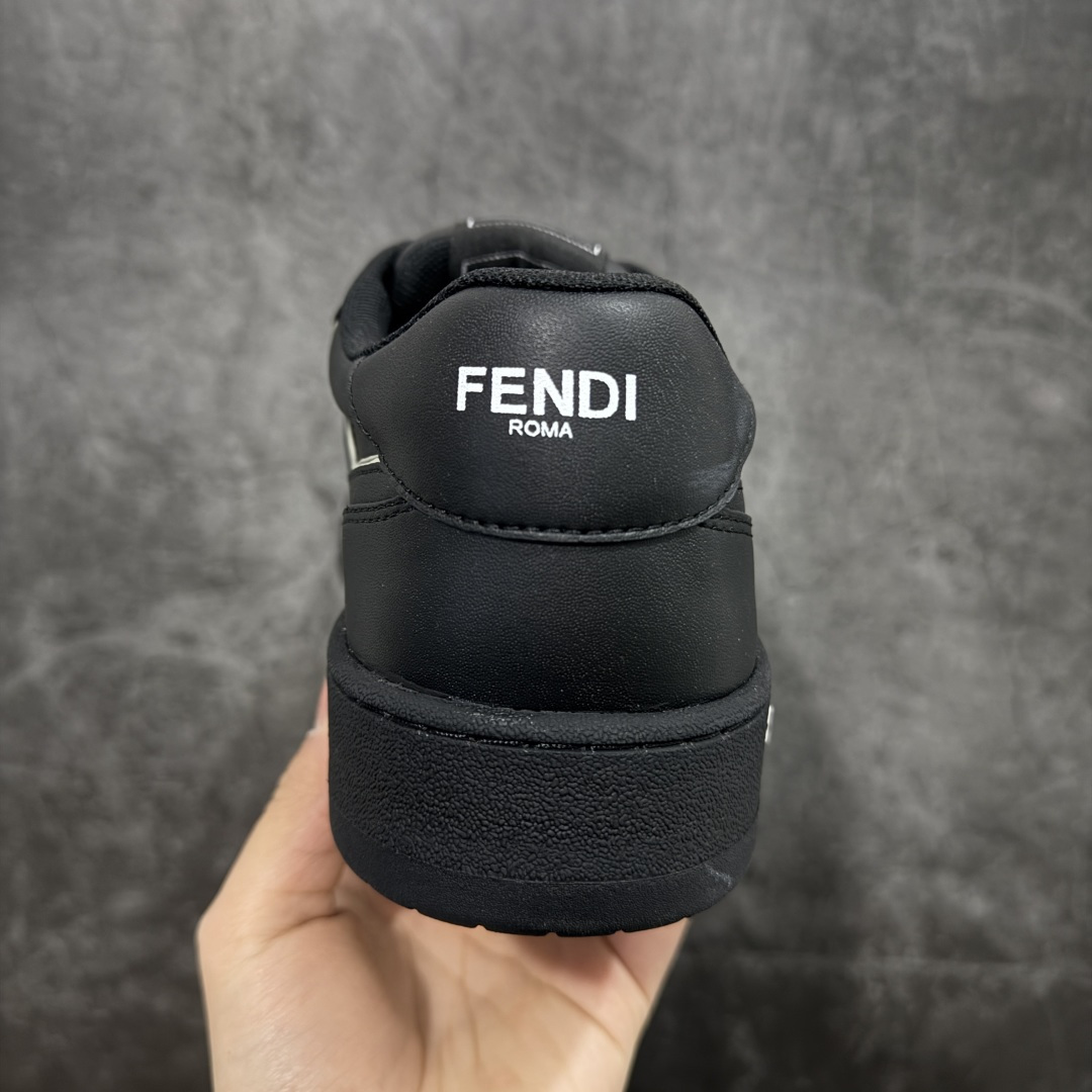 图片[4]-【YS纯原】广奢高端货 FENDI芬迪 Match 绒面皮革 压纹系带 男女同款 黑白红底经典款 ✦ 官方同源渠道 · 原装订单 ✦ 专柜全套包装＋原装配件齐全 ✦ 鞋底内置核心防伪芯片 · 可感应 ✦ FENDI Match 最新爆款情侣款板鞋 ✦ 高工艺无缝细空胶技术 ✦ 贴楦误差仅 0.05mm ✦ 固特异内外锁死工艺 ✦ 最大弯折也不开胶 · 环保无异味 ✦ 麂皮＋胶片拼接鞋面，质感更高级 ✦ Logo内里使用毛巾绒MX，脚感细腻温柔 尺码：35-45-选品中心