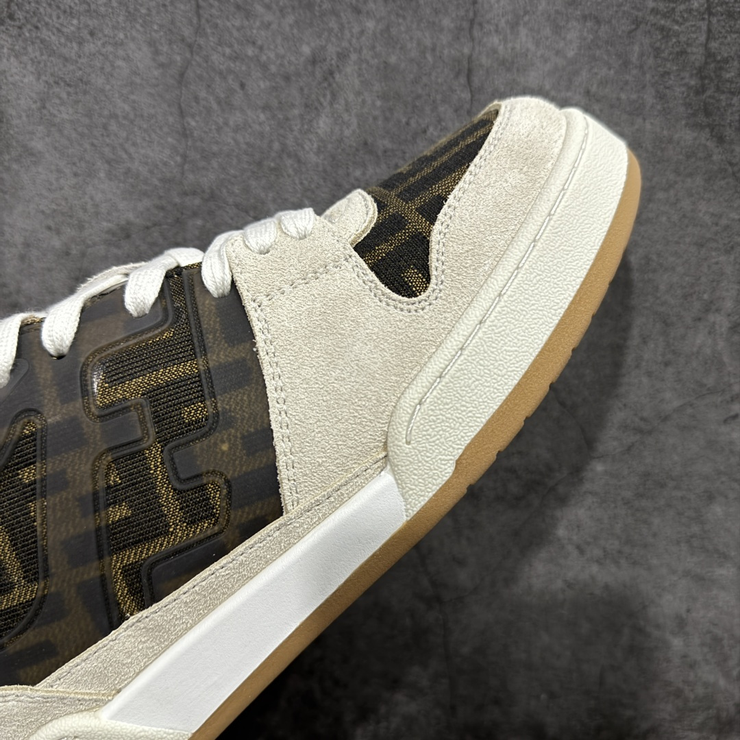 图片[6]-【YS纯原】广奢高端货 FENDI芬迪 Match 绒面皮革 压纹系带 男女同款 黑白红底经典款 ✦ 官方同源渠道 · 原装订单 ✦ 专柜全套包装＋原装配件齐全 ✦ 鞋底内置核心防伪芯片 · 可感应 ✦ FENDI Match 最新爆款情侣款板鞋 ✦ 高工艺无缝细空胶技术 ✦ 贴楦误差仅 0.05mm ✦ 固特异内外锁死工艺 ✦ 最大弯折也不开胶 · 环保无异味 ✦ 麂皮＋胶片拼接鞋面，质感更高级 ✦ Logo内里使用毛巾绒MX，脚感细腻温柔 尺码：35-45-选品中心