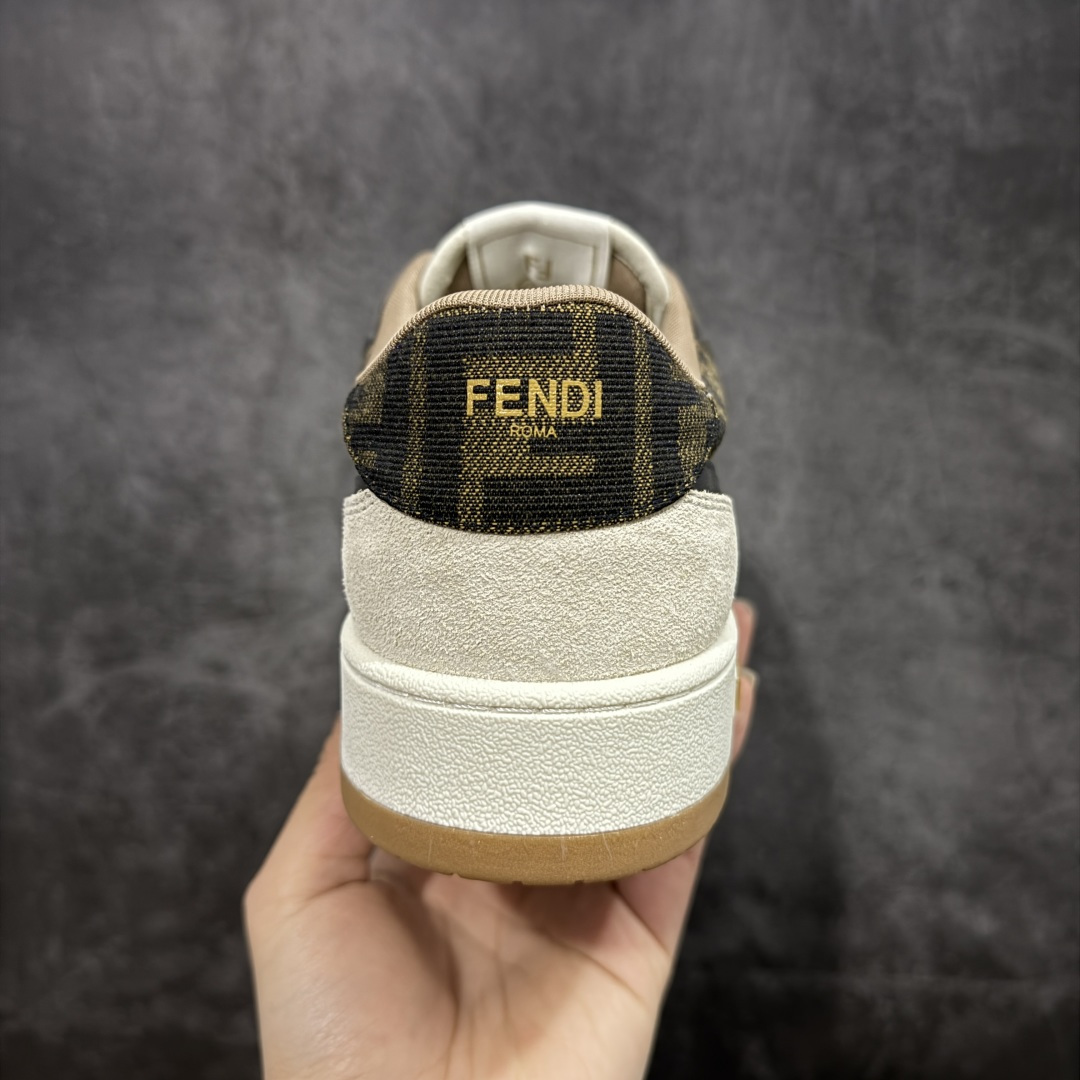 图片[4]-【YS纯原】广奢高端货 FENDI芬迪 Match 绒面皮革 压纹系带 男女同款 黑白红底经典款 ✦ 官方同源渠道 · 原装订单 ✦ 专柜全套包装＋原装配件齐全 ✦ 鞋底内置核心防伪芯片 · 可感应 ✦ FENDI Match 最新爆款情侣款板鞋 ✦ 高工艺无缝细空胶技术 ✦ 贴楦误差仅 0.05mm ✦ 固特异内外锁死工艺 ✦ 最大弯折也不开胶 · 环保无异味 ✦ 麂皮＋胶片拼接鞋面，质感更高级 ✦ Logo内里使用毛巾绒MX，脚感细腻温柔 尺码：35-45-选品中心