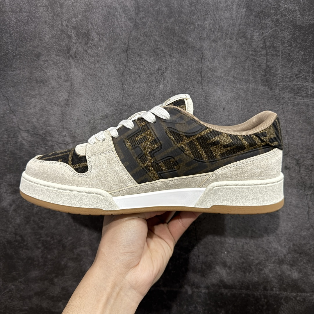 图片[2]-【YS纯原】广奢高端货 FENDI芬迪 Match 绒面皮革 压纹系带 男女同款 黑白红底经典款 ✦ 官方同源渠道 · 原装订单 ✦ 专柜全套包装＋原装配件齐全 ✦ 鞋底内置核心防伪芯片 · 可感应 ✦ FENDI Match 最新爆款情侣款板鞋 ✦ 高工艺无缝细空胶技术 ✦ 贴楦误差仅 0.05mm ✦ 固特异内外锁死工艺 ✦ 最大弯折也不开胶 · 环保无异味 ✦ 麂皮＋胶片拼接鞋面，质感更高级 ✦ Logo内里使用毛巾绒MX，脚感细腻温柔 尺码：35-45-选品中心