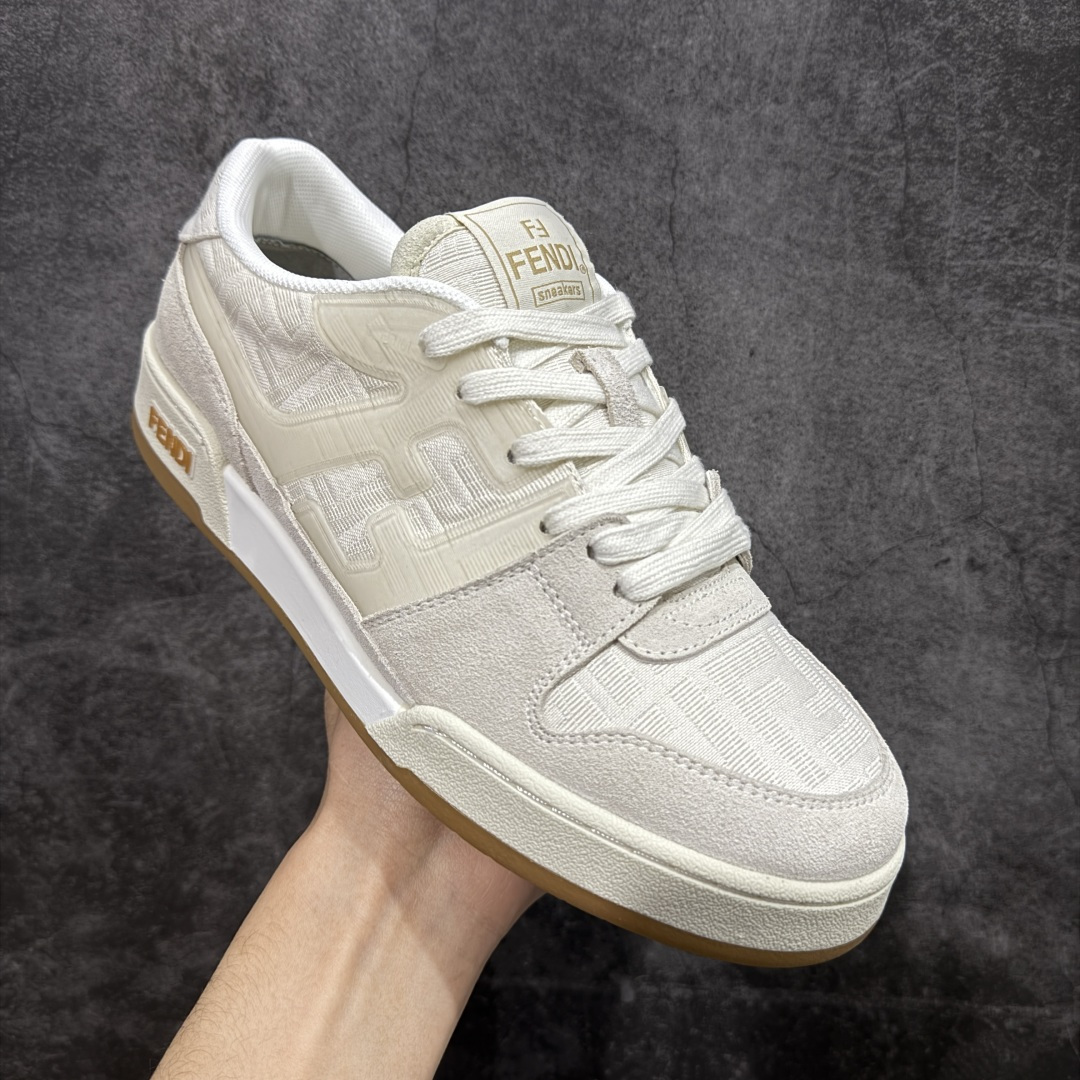 图片[3]-【YS纯原】广奢高端货 FENDI芬迪 Match 绒面皮革 压纹系带 男女同款 黑白红底经典款 ✦ 官方同源渠道 · 原装订单 ✦ 专柜全套包装＋原装配件齐全 ✦ 鞋底内置核心防伪芯片 · 可感应 ✦ FENDI Match 最新爆款情侣款板鞋 ✦ 高工艺无缝细空胶技术 ✦ 贴楦误差仅 0.05mm ✦ 固特异内外锁死工艺 ✦ 最大弯折也不开胶 · 环保无异味 ✦ 麂皮＋胶片拼接鞋面，质感更高级 ✦ Logo内里使用毛巾绒MX，脚感细腻温柔 尺码：35-45-选品中心