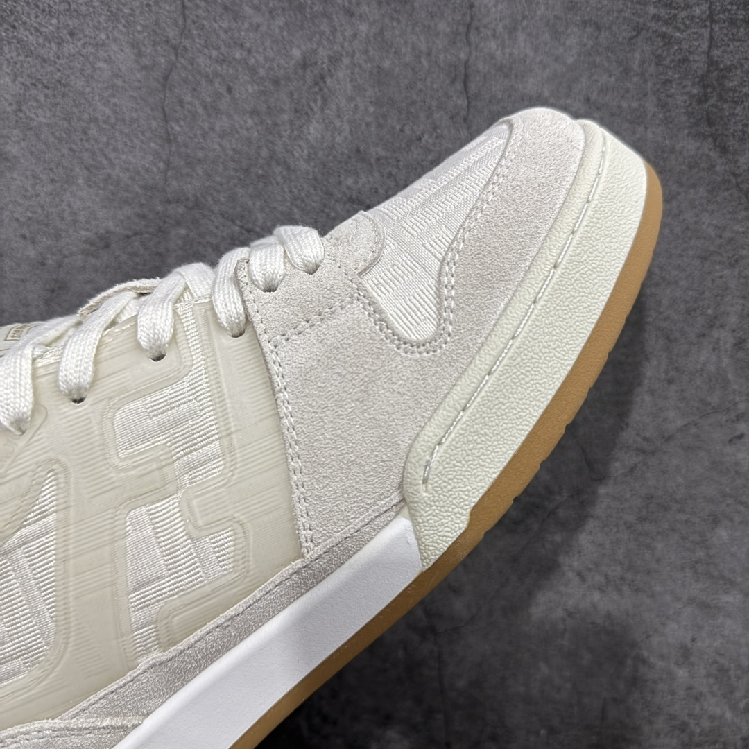 图片[6]-【YS纯原】广奢高端货 FENDI芬迪 Match 绒面皮革 压纹系带 男女同款 黑白红底经典款 ✦ 官方同源渠道 · 原装订单 ✦ 专柜全套包装＋原装配件齐全 ✦ 鞋底内置核心防伪芯片 · 可感应 ✦ FENDI Match 最新爆款情侣款板鞋 ✦ 高工艺无缝细空胶技术 ✦ 贴楦误差仅 0.05mm ✦ 固特异内外锁死工艺 ✦ 最大弯折也不开胶 · 环保无异味 ✦ 麂皮＋胶片拼接鞋面，质感更高级 ✦ Logo内里使用毛巾绒MX，脚感细腻温柔 尺码：35-45-选品中心