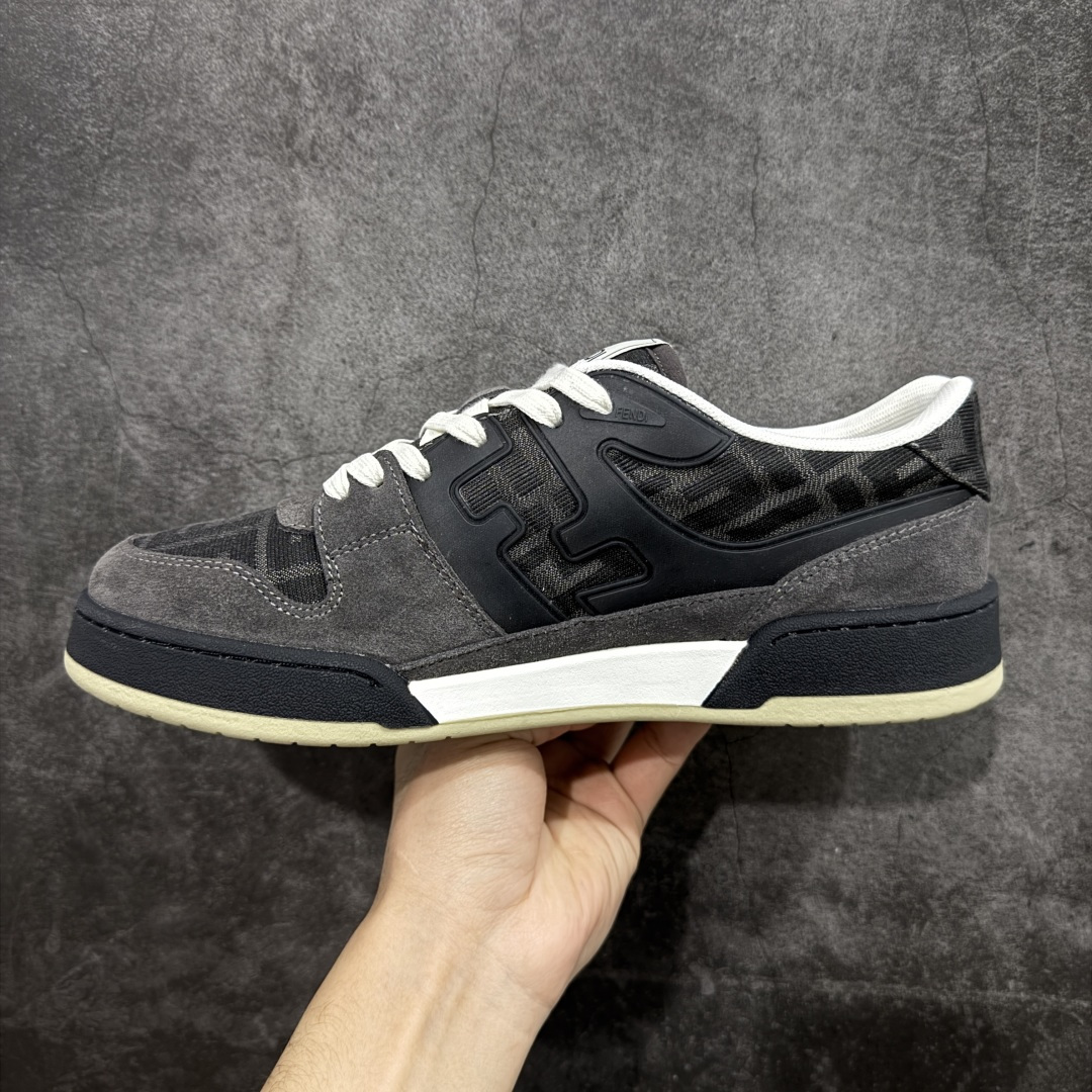 图片[2]-【YS纯原】广奢高端货 FENDI芬迪 Match 绒面皮革 压纹系带 男女同款 黑白红底经典款 ✦ 官方同源渠道 · 原装订单 ✦ 专柜全套包装＋原装配件齐全 ✦ 鞋底内置核心防伪芯片 · 可感应 ✦ FENDI Match 最新爆款情侣款板鞋 ✦ 高工艺无缝细空胶技术 ✦ 贴楦误差仅 0.05mm ✦ 固特异内外锁死工艺 ✦ 最大弯折也不开胶 · 环保无异味 ✦ 麂皮＋胶片拼接鞋面，质感更高级 ✦ Logo内里使用毛巾绒MX，脚感细腻温柔 尺码：35-45-选品中心