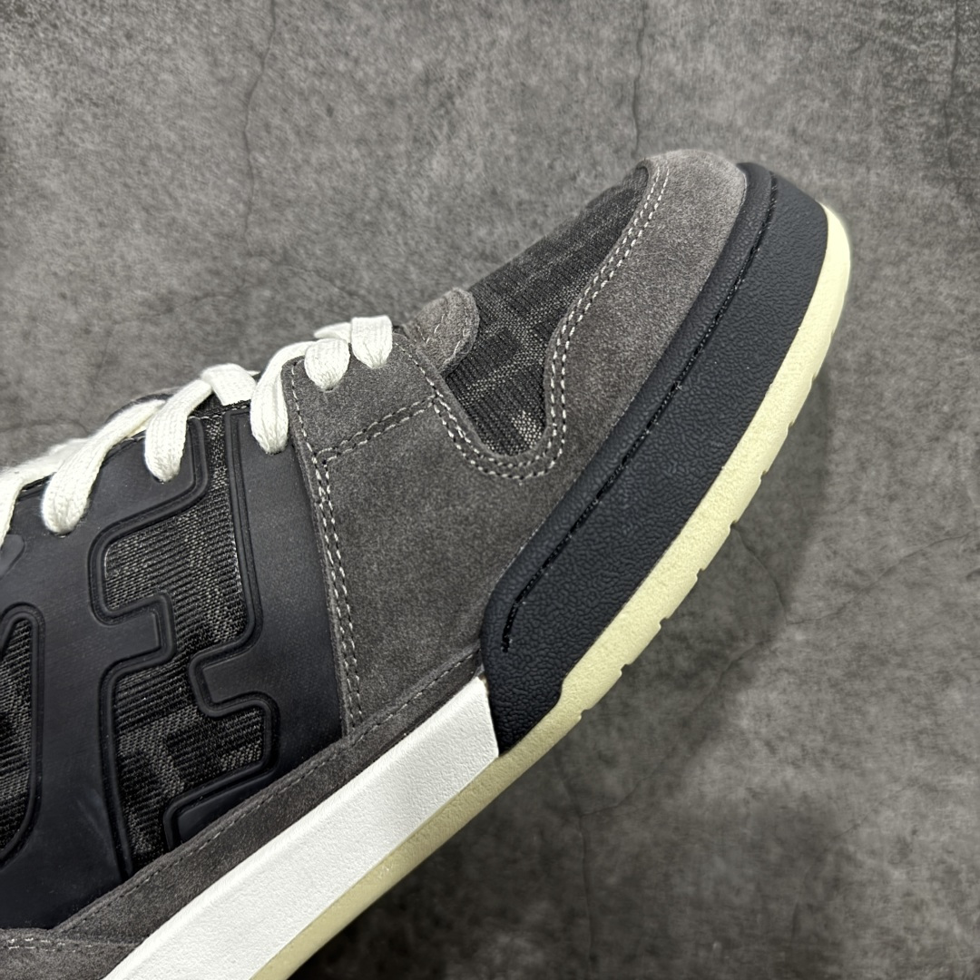 图片[6]-【YS纯原】广奢高端货 FENDI芬迪 Match 绒面皮革 压纹系带 男女同款 黑白红底经典款 ✦ 官方同源渠道 · 原装订单 ✦ 专柜全套包装＋原装配件齐全 ✦ 鞋底内置核心防伪芯片 · 可感应 ✦ FENDI Match 最新爆款情侣款板鞋 ✦ 高工艺无缝细空胶技术 ✦ 贴楦误差仅 0.05mm ✦ 固特异内外锁死工艺 ✦ 最大弯折也不开胶 · 环保无异味 ✦ 麂皮＋胶片拼接鞋面，质感更高级 ✦ Logo内里使用毛巾绒MX，脚感细腻温柔 尺码：35-45-选品中心