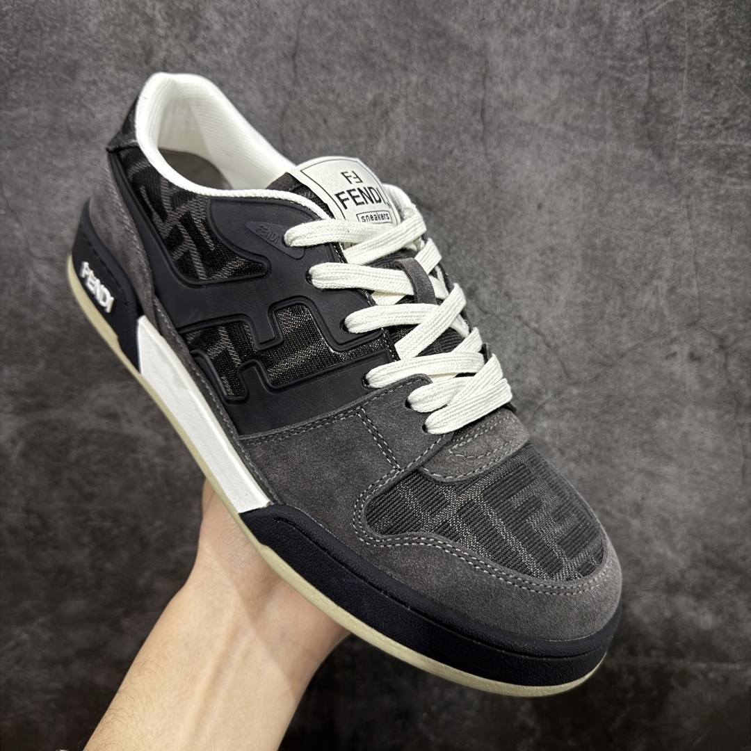 图片[3]-【YS纯原】广奢高端货 FENDI芬迪 Match 绒面皮革 压纹系带 男女同款 黑白红底经典款 ✦ 官方同源渠道 · 原装订单 ✦ 专柜全套包装＋原装配件齐全 ✦ 鞋底内置核心防伪芯片 · 可感应 ✦ FENDI Match 最新爆款情侣款板鞋 ✦ 高工艺无缝细空胶技术 ✦ 贴楦误差仅 0.05mm ✦ 固特异内外锁死工艺 ✦ 最大弯折也不开胶 · 环保无异味 ✦ 麂皮＋胶片拼接鞋面，质感更高级 ✦ Logo内里使用毛巾绒MX，脚感细腻温柔 尺码：35-45-选品中心