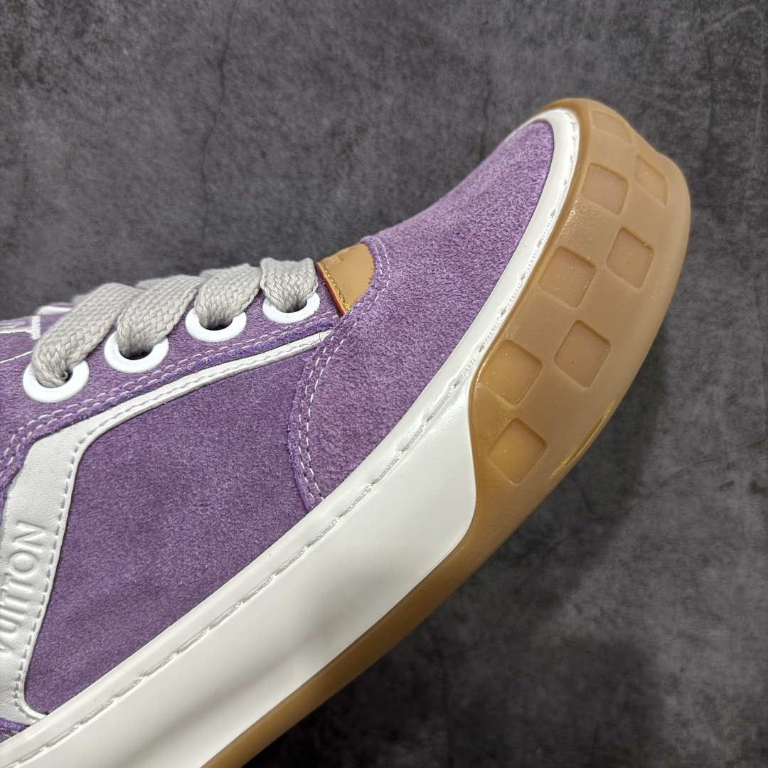 图片[6]-【YS纯原】广奢高端货正确版LOUIS VUITTON Tilted 系列 LV饼干鞋｜2026 早春全新上架 LV 路易威登 Tilted Low Sneakers 倾斜系列低帮复古休闲运动板鞋 男鞋｜广东原产｜市售顶级版本 ✦ 升级原楦型开发纸版，鞋型更立体更正 ✦ Monogram 丹宁布鞋面，质感高级耐看 ✦ 鞋垫嵌入EVA软脚感物料，回弹舒适 ✦ 后跟耐弯折滴塑支撑片，稳定不塌 ✦ 全新开发TPR光泽组合隔色鞋底 ✦ LV组合 TPU 生胶底结构，行走稳、耐磨强 ✦ 原版购入开发 ✦ 厚实抽屉式礼品鞋盒 ✦ 原装包装说明书＋防尘布袋 ✦ 附送官方快递加固牛皮纸外盒 法国巴黎百年奢侈品牌 LOUIS VUITTON 路易威登 尺码：40 41 42 43 44 45-选品中心