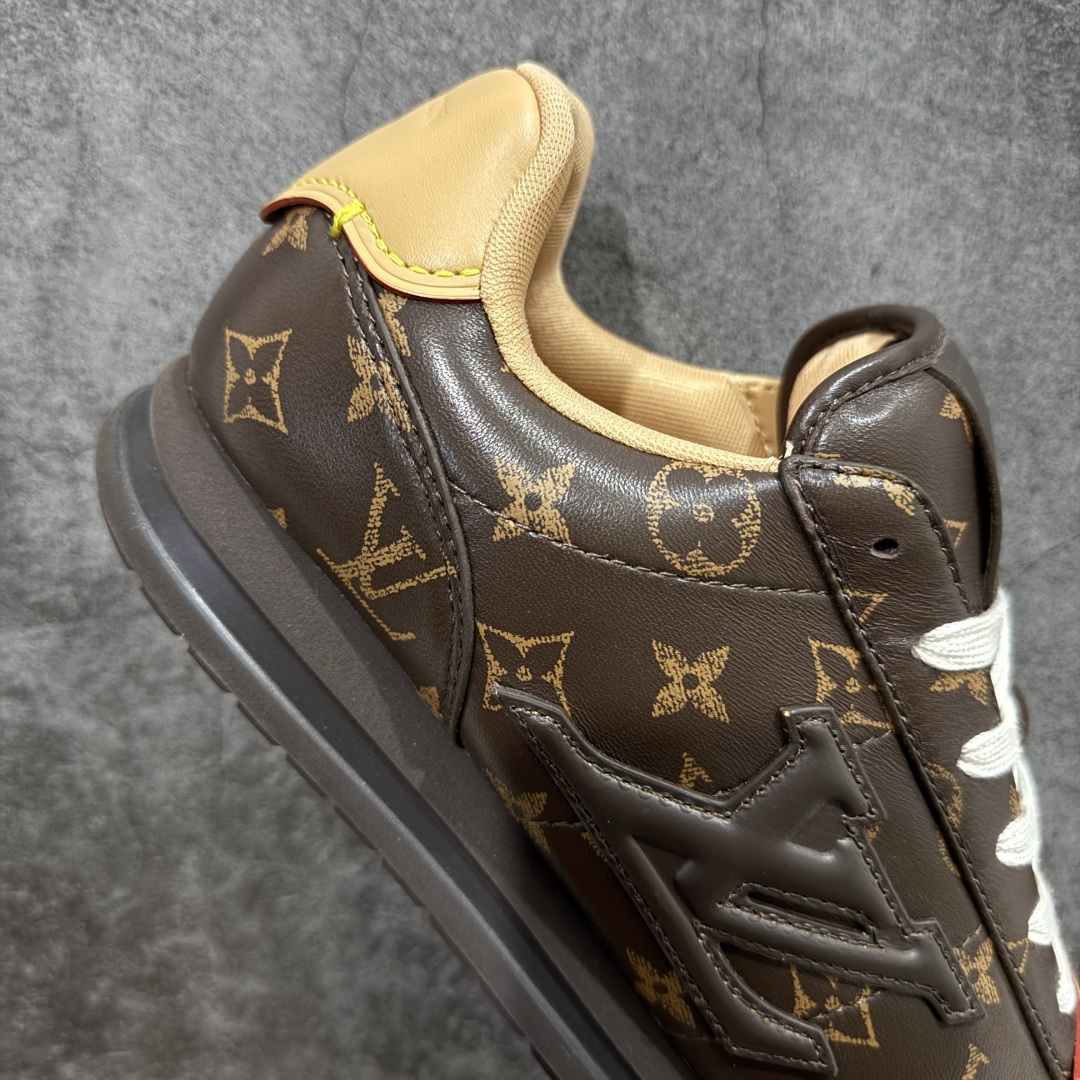 图片[7]-【纯原S版】莞产顶级LOUIS VUITTON × NIGO 联名款 Buttersoft FW25 牛皮革压纹 系带圆头 低帮系带圆头运动鞋 LV × Nigo 联名 FW25 最新 Buttersoft 系列 菲董操刀设计，阿甘鞋轮廓融合面包鞋风格 鞋型饱满但比例克制，上脚呈现慵懒高级感 厚鞋舌＋宽鞋带结构 鞋面采用头层牛皮＋羊皮革压纹 皮质细腻，纹理自然，耐看耐穿 鞋底为原版开模防滑 TPU 大底 全系列暴力拆借 原版开发 结构、比例与用料统一度高 尺码：36 37 38 39 40 41 42 43 44 45-选品中心