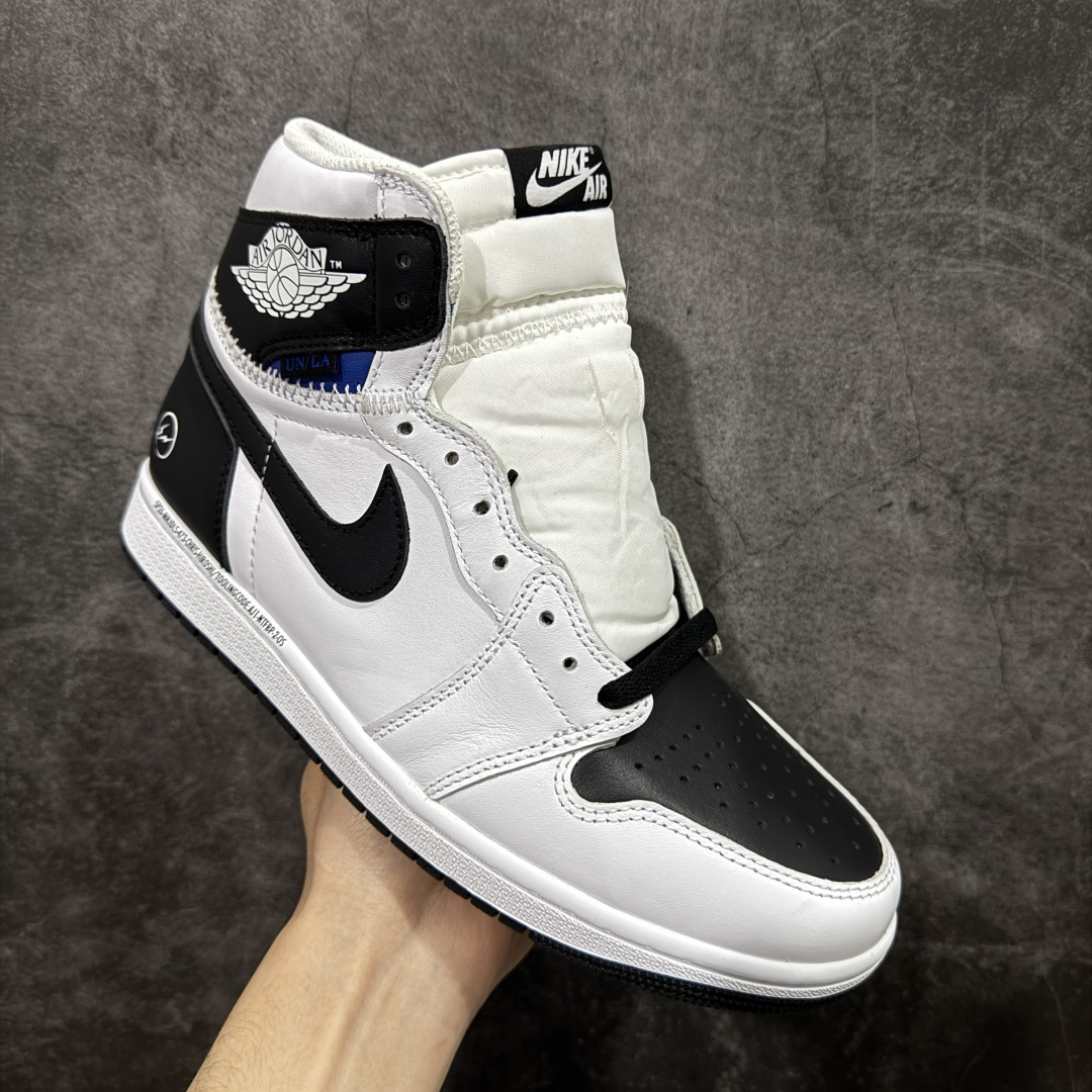 图片[3]-【RN版本】Union LA x Fragment Design x Air Jordan AJ1 Retro High NRG 藤原浩三方联名四色拼接灰 闪电白黑 II7282-100 圈内最强系列 高端零售特供批次 产品品控稳定性领先行业 各方面均可对飙L版 良心定价不杀猪 SZ原厂全套原楦原纸板冲刀磨具开发 原厂皮料加持 原厂港宝加持定型后跟R度完美 同源原厂电绣 飞翼针数密度立体效果一致 百分百一致原鞋 原厂拉帮工艺 针距密度一致 后跟弧度收口自然不对折 极致一眼正品既视感 进口玻璃冲刀皮料裁剪零毛边 全鞋电脑针车工艺 品控清洁度最高QC检验标准 免检产品 原厂订购鞋盒、鞋标、防尘纸、鞋撑、鞋带 追求极致的原厂味道 尺码： 40 40.5 41 42 42.5 43 44 44.5 45 46 47.5-选品中心