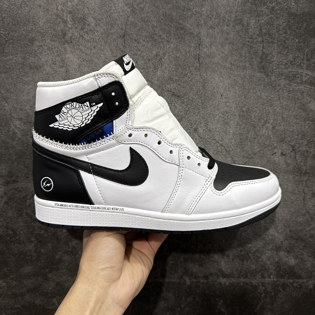 【RN版本】Union LA x Fragment Design x Air Jordan AJ1 Retro High NRG 藤原浩三方联名四色拼接灰 闪电白黑 II7282-100 圈内最强系列 高端零售特供批次 产品品控稳定性领先行业 各方面均可对飙L版 良心定价不杀猪 SZ原厂全套原楦原纸板冲刀磨具开发 原厂皮料加持 原厂港宝加持定型后跟R度完美 同源原厂电绣 飞翼针数密度立体效果一致 百分百一致原鞋 原厂拉帮工艺 针距密度一致 后跟弧度收口自然不对折 极致一眼正品既视感 进口玻璃冲刀皮料裁剪零毛边 全鞋电脑针车工艺 品控清洁度最高QC检验标准 免检产品 原厂订购鞋盒、鞋标、防尘纸、鞋撑、鞋带 追求极致的原厂味道 尺码： 40 40.5 41 42 42.5 43 44 44.5 45 46 47.5-选品中心