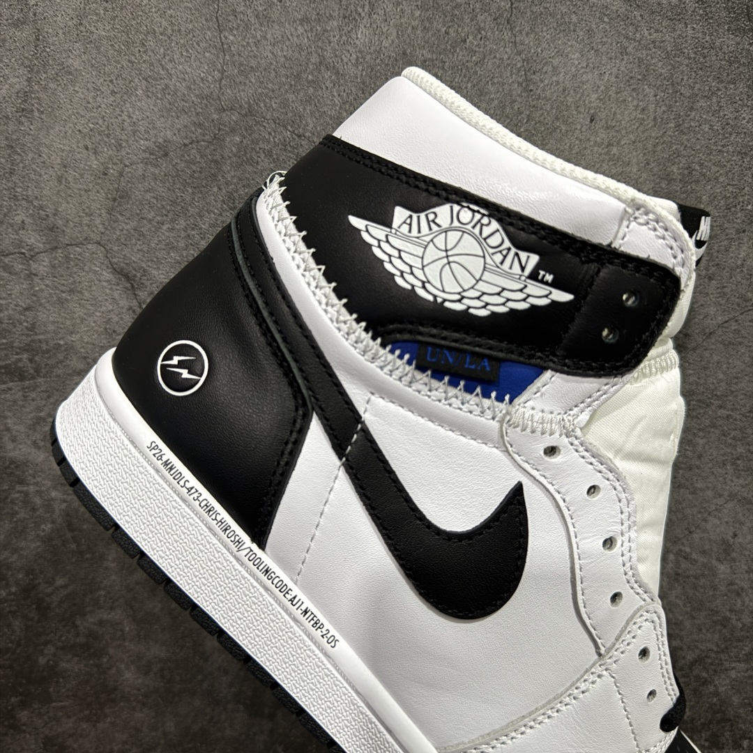 图片[7]-【RN版本】Union LA x Fragment Design x Air Jordan AJ1 Retro High NRG 藤原浩三方联名四色拼接灰 闪电白黑 II7282-100 圈内最强系列 高端零售特供批次 产品品控稳定性领先行业 各方面均可对飙L版 良心定价不杀猪 SZ原厂全套原楦原纸板冲刀磨具开发 原厂皮料加持 原厂港宝加持定型后跟R度完美 同源原厂电绣 飞翼针数密度立体效果一致 百分百一致原鞋 原厂拉帮工艺 针距密度一致 后跟弧度收口自然不对折 极致一眼正品既视感 进口玻璃冲刀皮料裁剪零毛边 全鞋电脑针车工艺 品控清洁度最高QC检验标准 免检产品 原厂订购鞋盒、鞋标、防尘纸、鞋撑、鞋带 追求极致的原厂味道 尺码： 40 40.5 41 42 42.5 43 44 44.5 45 46 47.5-选品中心