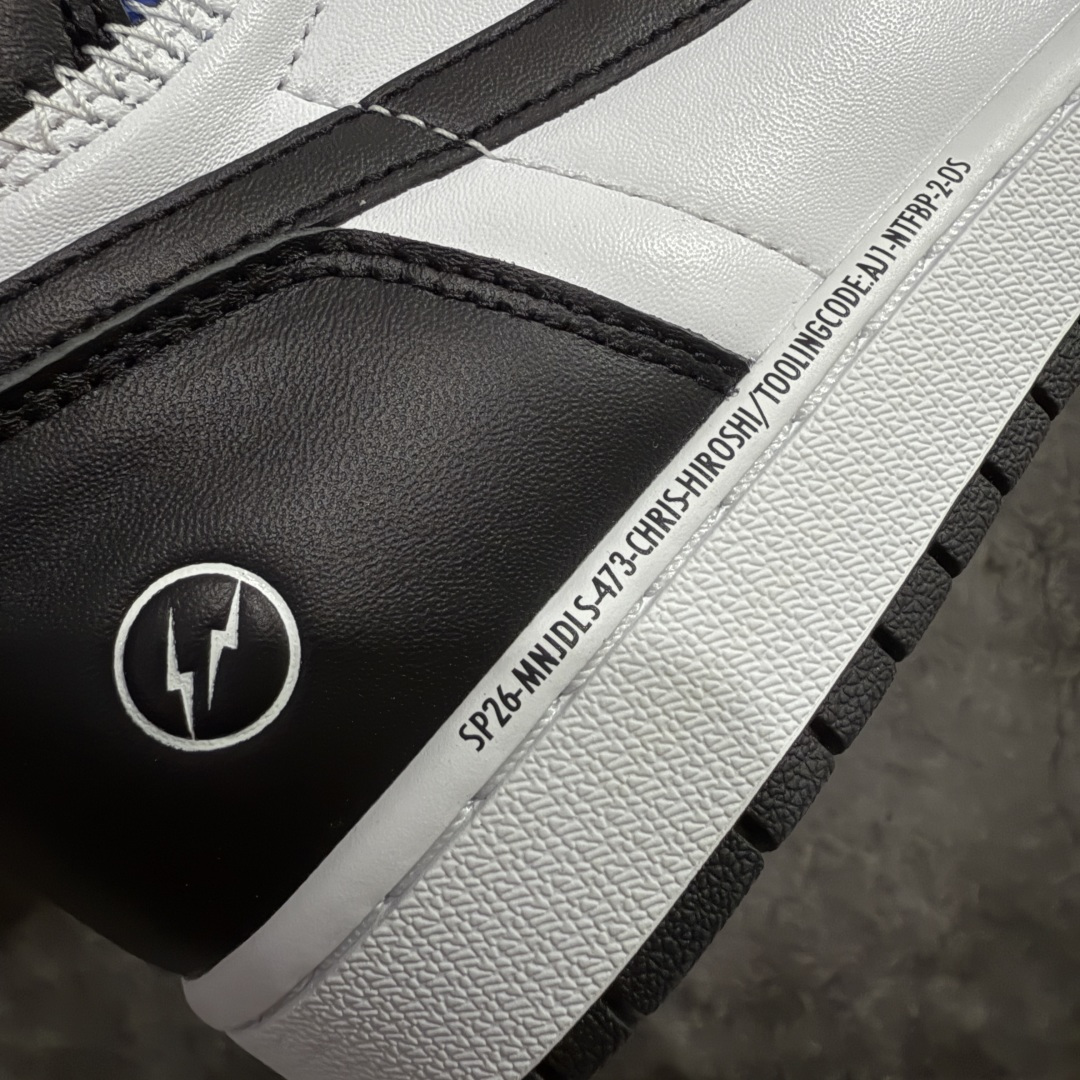 图片[3]-【RN版本】Union LA x Fragment Design x Air Jordan AJ1 Retro High NRG 藤原浩三方联名四色拼接灰 闪电白黑 II7282-100 圈内最强系列 高端零售特供批次 产品品控稳定性领先行业 各方面均可对飙L版 良心定价不杀猪 SZ原厂全套原楦原纸板冲刀磨具开发 原厂皮料加持 原厂港宝加持定型后跟R度完美 同源原厂电绣 飞翼针数密度立体效果一致 百分百一致原鞋 原厂拉帮工艺 针距密度一致 后跟弧度收口自然不对折 极致一眼正品既视感 进口玻璃冲刀皮料裁剪零毛边 全鞋电脑针车工艺 品控清洁度最高QC检验标准 免检产品 原厂订购鞋盒、鞋标、防尘纸、鞋撑、鞋带 追求极致的原厂味道 尺码： 40 40.5 41 42 42.5 43 44 44.5 45 46 47.5-选品中心