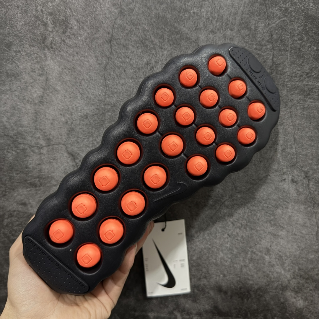 图片[9]-【先行版】NK Mind 002 黑科技足底按摩舒适贴合训练鞋 HQ4310-003 按摩脚感更明显 无杂音 该系列首作 Mind 001 从神经科学中汲取灵感，打造出一款不仅外观独特，更能为穿着者带来别样感知体验的球鞋，此次新作将继续延续此核心方向。历时十年打磨的 Mind 系列，承载着 Nike 对未来鞋款的愿景呈现。系列中的每双鞋，外底均由 22 个独立泡沫结节构成，旨在模拟赤足般的体验。这些结节通过与足底感官感受器的相互作用，从而促进人体的自然步态。 尺码：36 36.5 37.5 38 38.5 39 40 40.5 41 42 42.5 43 44 44.5 45-选品中心