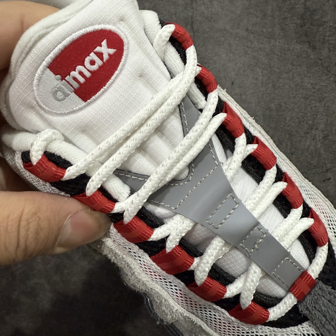 图片[6]-【SF外贸版】UNDEFEATED x NK Air Max 95 SP 纽约限定 联名灰红 IB4523-003 耗时半年开发 重金购买全套印尼原厂纸板楦头开发 2025官方主推系列 致敬诞生30周年的传奇鞋型 Air Max 95 系列再度重磅复刻归来 以全新配色续写光辉历史 更以现代手法重塑经典 将复古风格与前沿科技完美融合 一比一鞋头弧度高度鞋身弧度 东莞原厂模具大底 一码一模 原厂高韧性Tpu 独家供应35.5 45.5 48.5 49.5 50.5 原厂特供同批次皮料与Zp零色差 原厂特供内外标均可过绿X扫描认证 独家原装Big Bubble气垫 气垫体积更大 提供更强的缓震性能和回弹性 进口玻璃冲刀皮料裁剪零毛边 电脑针车工艺 鞋面不留荧光细节 平台可冲 超高鞋面清洁度 最高QC检验标准 控制溢胶瑕疵 每一双都是工艺品 尺码：35.5 36 36.5 37.5 38 38.5 39 40 40.5 41 42 42.5 43 44 44.5 45 45.5 46 47.5 48.5-选品中心