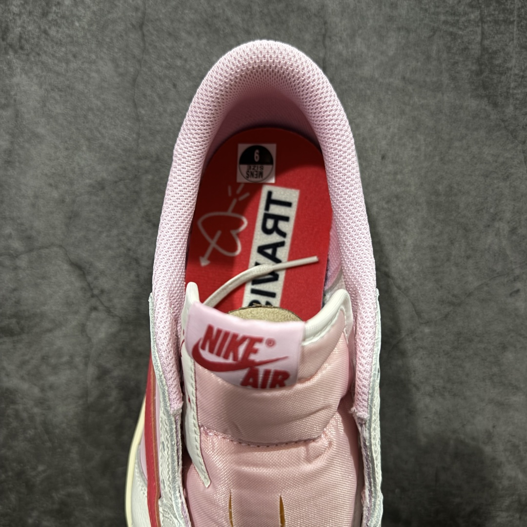 图片[8]-【LW升级版本】Travis Scott x Air Jordan AJ1 Low OG SP TS联名倒钩低帮 米粉倒钩 IQ7604-101 知名大厂出品 纯原第一梯队版本 产品品控稳定性领先行业 各方面均可对飙市面通货版 SZ原厂全套原楦原纸板冲刀磨具开发 原厂皮料加持 原厂港宝加持定型后跟R度完美 同源原厂电绣 鬼脸飞翼针数密度立体效果一致 百分百一致原鞋 原厂拉帮工艺 针距密度一致 后跟弧度收口自然不对折 极致一眼正品既视感 进口玻璃冲刀皮料裁剪零毛边 全鞋电脑针车工艺 品控清洁度最高QC检验标准 免检产品 原厂订购鞋盒、鞋标、防尘纸、鞋撑、鞋带 追求极致的原厂味道！ 尺码：36-49.5-选品中心