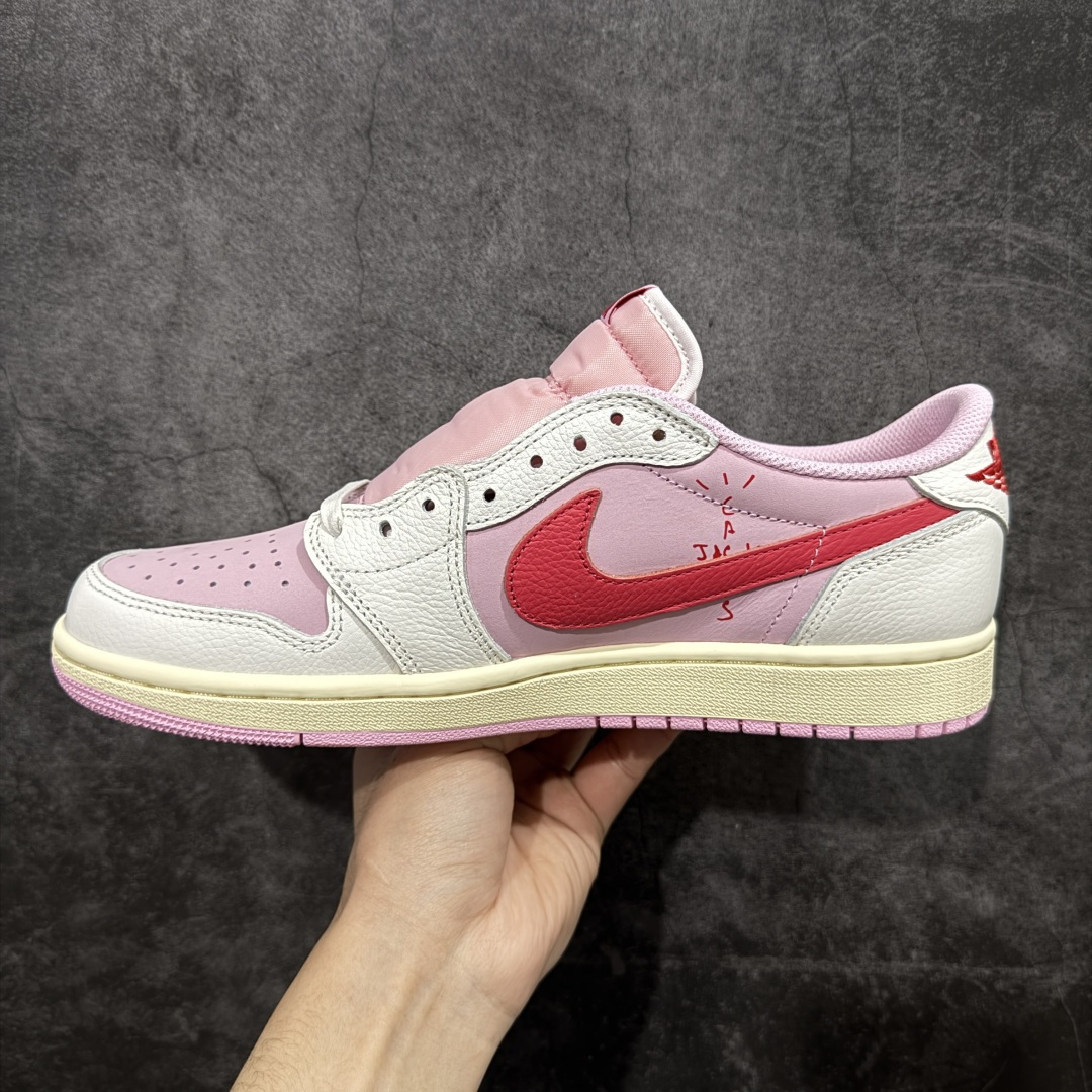 图片[2]-【LW升级版本】Travis Scott x Air Jordan AJ1 Low OG SP TS联名倒钩低帮 米粉倒钩 IQ7604-101 知名大厂出品 纯原第一梯队版本 产品品控稳定性领先行业 各方面均可对飙市面通货版 SZ原厂全套原楦原纸板冲刀磨具开发 原厂皮料加持 原厂港宝加持定型后跟R度完美 同源原厂电绣 鬼脸飞翼针数密度立体效果一致 百分百一致原鞋 原厂拉帮工艺 针距密度一致 后跟弧度收口自然不对折 极致一眼正品既视感 进口玻璃冲刀皮料裁剪零毛边 全鞋电脑针车工艺 品控清洁度最高QC检验标准 免检产品 原厂订购鞋盒、鞋标、防尘纸、鞋撑、鞋带 追求极致的原厂味道！ 尺码：36-49.5-选品中心
