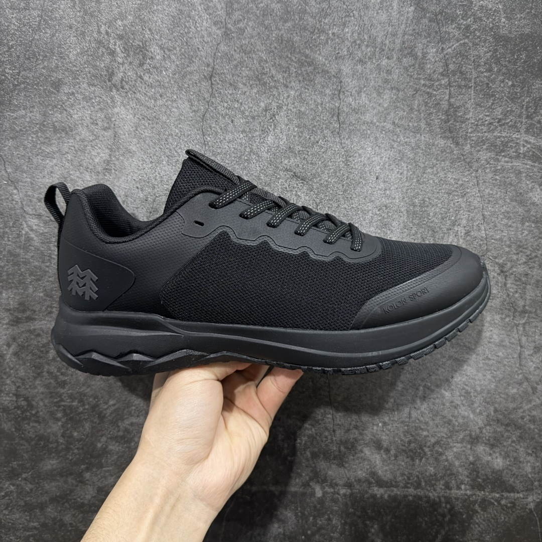 【莞产版本】可隆KOLON SPORT Skyler 2 舒适柔软 防水支撑轻便回弹 低帮 徒步鞋 黑色 脚感软到像踩云朵☁️—鞋面柔软贴合脚型，走石子路也不硌脚；防滑V黄金大底纹路深似锯齿，泥地、陡坡都稳稳拿捏，下雨天也不怕打滑。黑色耐脏又百搭，日常穿去上班是低调质感，进山徒步是可靠装备，从城市到山野，一双鞋承包所有 “出走计划” 尺码：39-45-选品中心