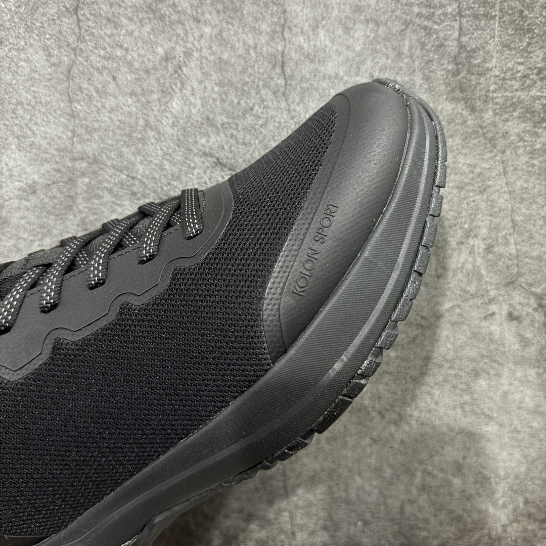 图片[6]-【莞产版本】可隆KOLON SPORT Skyler 2 舒适柔软 防水支撑轻便回弹 低帮 徒步鞋 黑色 脚感软到像踩云朵☁️—鞋面柔软贴合脚型，走石子路也不硌脚；防滑V黄金大底纹路深似锯齿，泥地、陡坡都稳稳拿捏，下雨天也不怕打滑。黑色耐脏又百搭，日常穿去上班是低调质感，进山徒步是可靠装备，从城市到山野，一双鞋承包所有 “出走计划” 尺码：39-45-选品中心