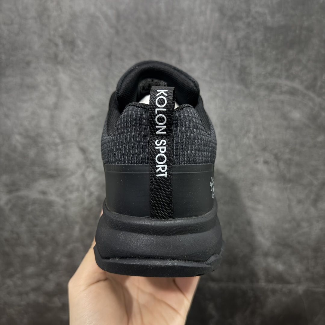 图片[4]-【公司级】可隆KOLON SPORT Skyler 2 舒适柔软 防水支撑轻便回弹 低帮 徒步鞋 黑色 脚感软到像踩云朵☁️—鞋面柔软贴合脚型，走石子路也不硌脚；防滑V黄金大底纹路深似锯齿，泥地、陡坡都稳稳拿捏，下雨天也不怕打滑。黑色耐脏又百搭，日常穿去上班是低调质感，进山徒步是可靠装备，从城市到山野，一双鞋承包所有 “出走计划” 尺码：39-45-选品中心