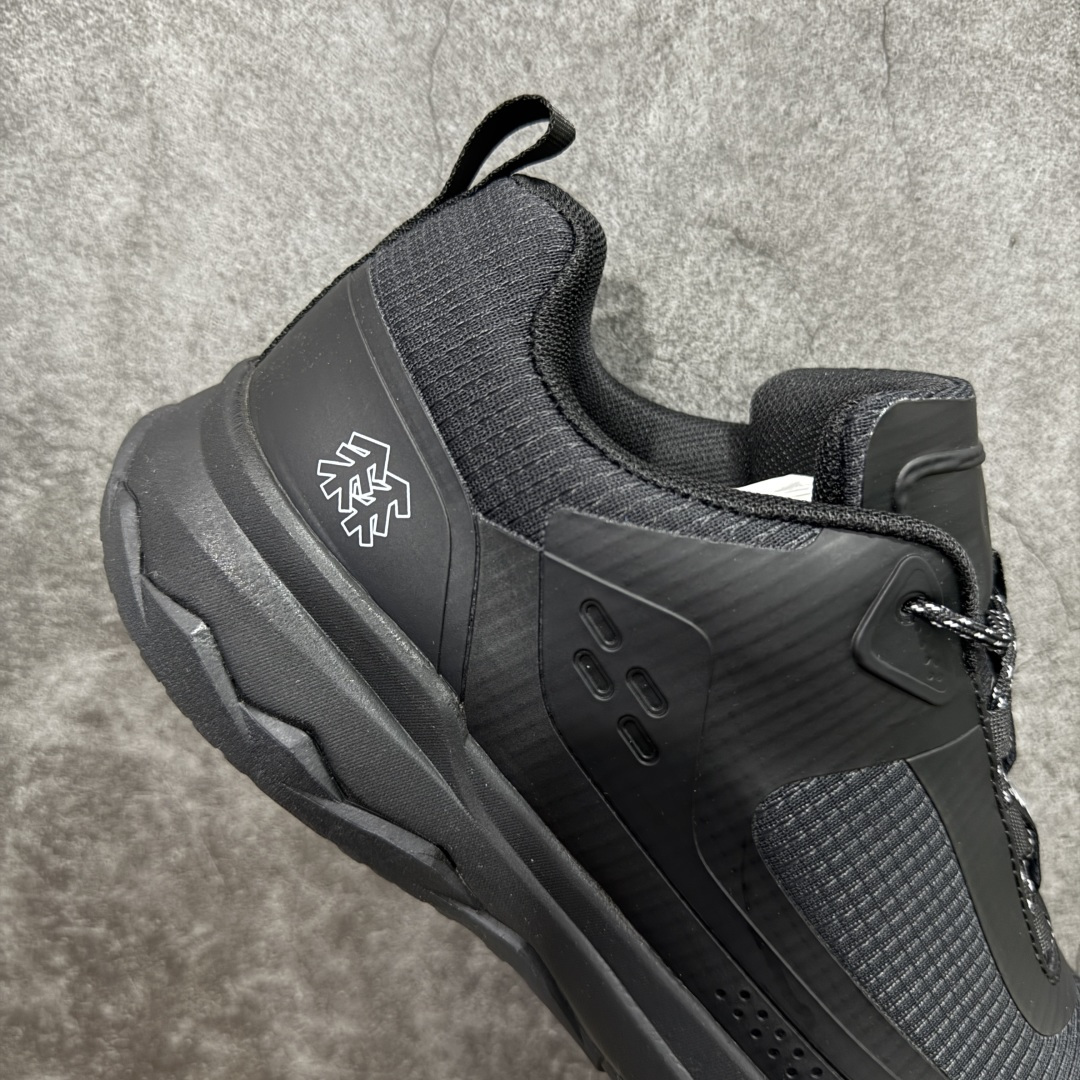 图片[7]-【公司级】可隆KOLON SPORT Skyler 2 舒适柔软 防水支撑轻便回弹 低帮 徒步鞋 黑色 脚感软到像踩云朵☁️—鞋面柔软贴合脚型，走石子路也不硌脚；防滑V黄金大底纹路深似锯齿，泥地、陡坡都稳稳拿捏，下雨天也不怕打滑。黑色耐脏又百搭，日常穿去上班是低调质感，进山徒步是可靠装备，从城市到山野，一双鞋承包所有 “出走计划” 尺码：39-45-选品中心