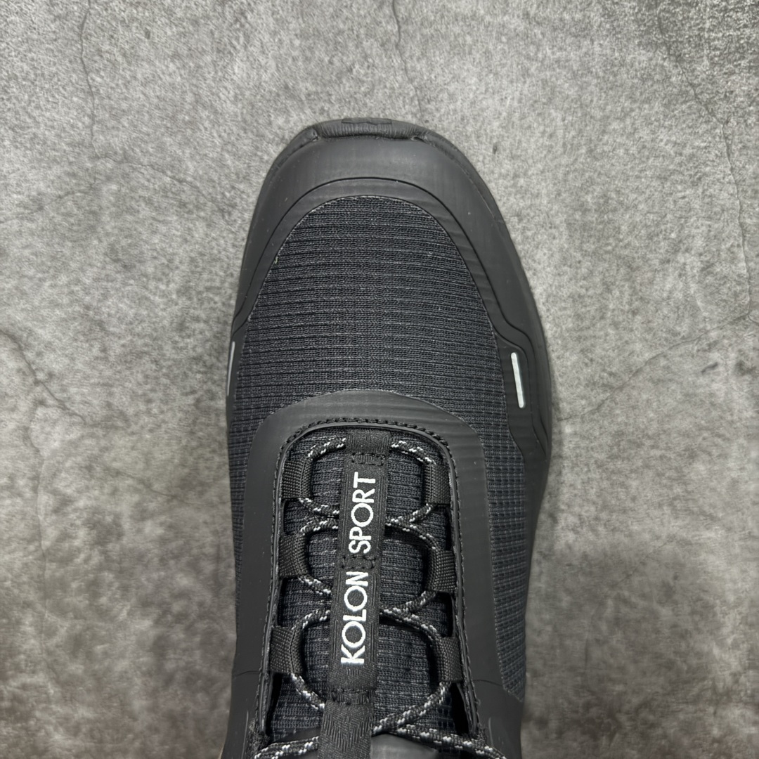 图片[5]-【公司级】可隆KOLON SPORT Skyler 2 舒适柔软 防水支撑轻便回弹 低帮 徒步鞋 黑色 脚感软到像踩云朵☁️—鞋面柔软贴合脚型，走石子路也不硌脚；防滑V黄金大底纹路深似锯齿，泥地、陡坡都稳稳拿捏，下雨天也不怕打滑。黑色耐脏又百搭，日常穿去上班是低调质感，进山徒步是可靠装备，从城市到山野，一双鞋承包所有 “出走计划” 尺码：39-45-选品中心