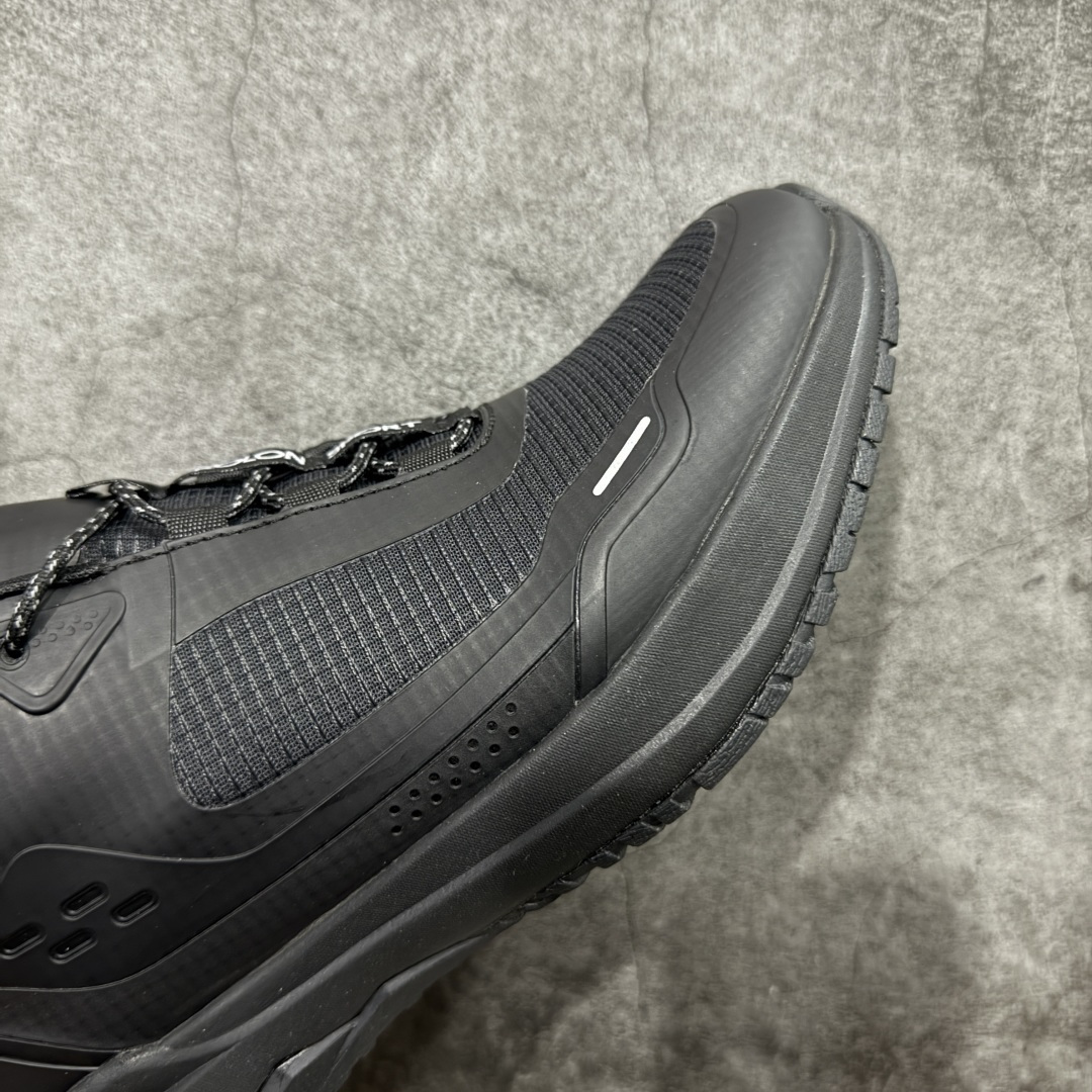 图片[6]-【公司级】可隆KOLON SPORT Skyler 2 舒适柔软 防水支撑轻便回弹 低帮 徒步鞋 黑色 脚感软到像踩云朵☁️—鞋面柔软贴合脚型，走石子路也不硌脚；防滑V黄金大底纹路深似锯齿，泥地、陡坡都稳稳拿捏，下雨天也不怕打滑。黑色耐脏又百搭，日常穿去上班是低调质感，进山徒步是可靠装备，从城市到山野，一双鞋承包所有 “出走计划” 尺码：39-45-选品中心