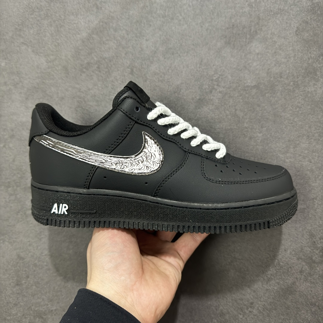 【定制版】爆款定制 二次元主题 Nike Air Force 1 Low’07 黑纹勾 空军一号低帮休闲板鞋 定制皮料 原厂3D打印 定制鞋盒 原楦原纸板 纯正空军版型 内置全掌气垫 货号：ZH0316-123 尺码：36 36.5 37.5 38 38.5 39 40 40.5 41 42 42.5 43 44 44.5 45-选品中心