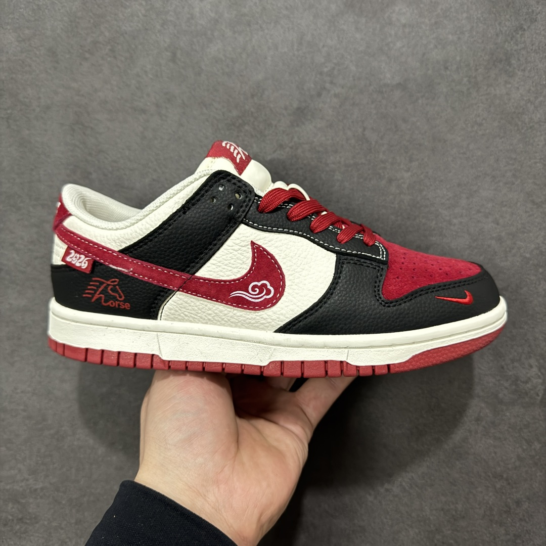 【定制版】Nike SB Dunk Low“ 周年高端定制 低帮休闲板鞋 定制鞋盒 大厂纯原品质出货 超高清洁度 皮料切割干净无任何毛边 细节完美 货号：XZ5899-120 尺码：36 36.5 37.5 38 38.5 39 40 40.5 41 42 42.5 43 44 44.5 45-选品中心
