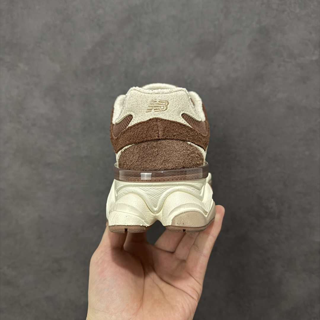 图片[4]-【公司级】NB 新百伦 New Balance NB9060小象蹄男女款9060舒适百搭老爹鞋。全新 9060 款式将经典风格与现代设计融合到日常多功能性中。 9060 重新诠释了源自经典 99X 型号的熟悉元素，其灵感来自于 Y2K 时代的未来主义和美学。 鞋面在990 的基础中进行了扩展和使用，以提供可见的运动感，中底采用 ABZORB 和 SBS 熟悉的缓震平台以提供舒适感。 货号：U9060CCC 尺码：36-45含半码-选品中心