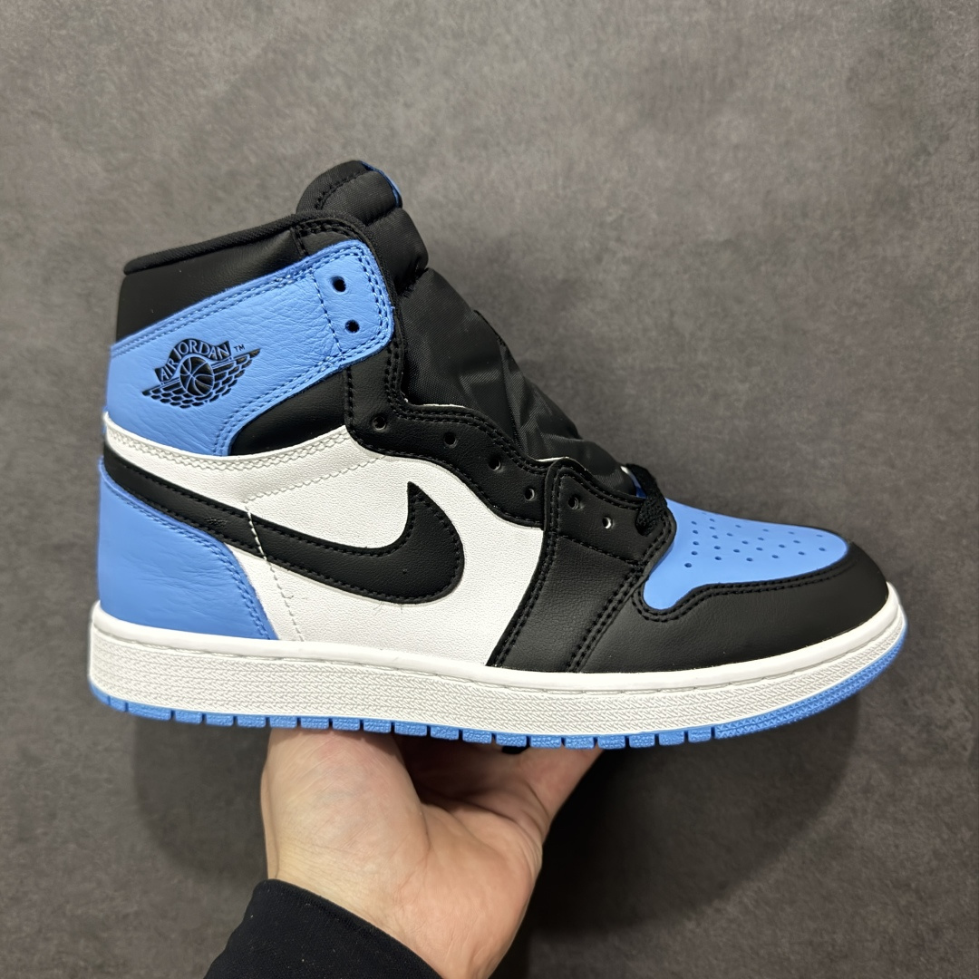 【H11版本】耐克Nike Air Jordan 1 Retro High OG AJ1代经典复古经典高帮百搭文化篮球鞋 DZ5485-400 公司级真标半码制#原档案原数据开发版型#采用荔枝纹头层皮革鞋面材质#原厂立体填充鞋舌海绵#中底注胶孔及缜密中底拉帮工艺#原数据开发模具大底 尺码： 35.5 36 36.5 37.5 38 38.5 39 40 40.5 41 42 42.5 43 44 44.5 45 46 47.5 48.5 编码：H11B290300-选品中心