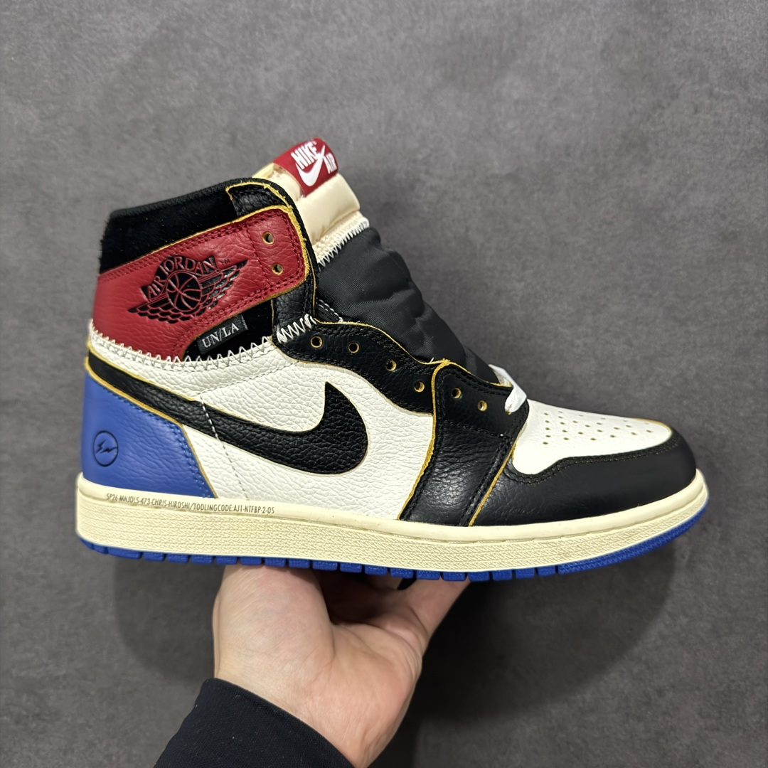 【H11版本】耐克Nike Air Jordan 1 Retro High OG AJ1代经典复古经典高帮百搭文化篮球鞋 IO7847-002 公司级真标半码制#原档案原数据开发版型#采用荔枝纹头层皮革鞋面材质#原厂立体填充鞋舌海绵#中底注胶孔及缜密中底拉帮工艺#原数据开发模具大底 尺码： 35.5 36 36.5 37.5 38 38.5 39 40 40.5 41 42 42.5 43 44 44.5 45 46 47.5 48.5 编码：H11B290300-选品中心