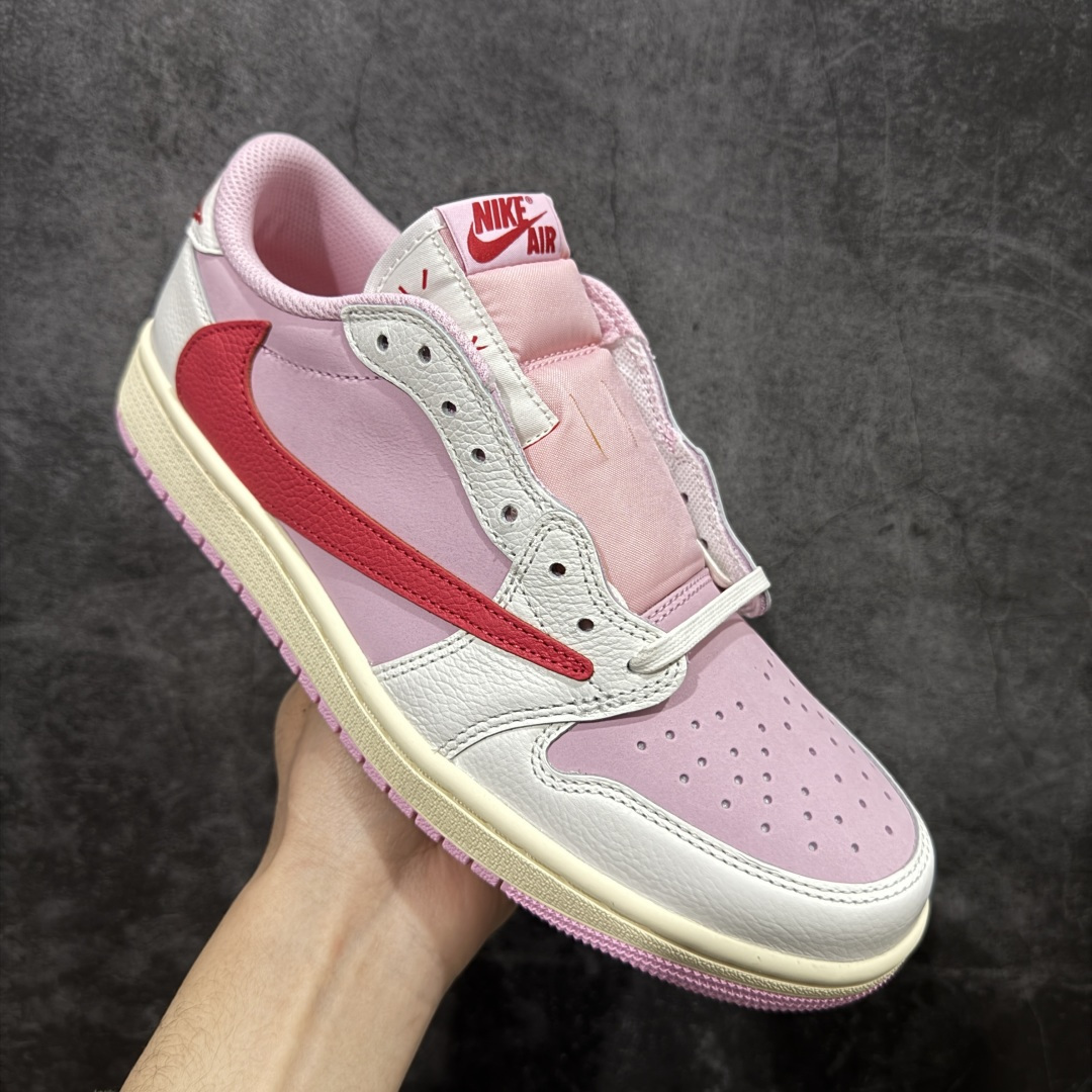 图片[3]-【PK纯原版本】Travis Scott x Air Jordan AJ1 Low OG SP TS联名 白粉倒钩低帮 IQ7604-101 知名大厂出品 纯原第一梯队版本 产品品控稳定性领先行业 各方面均可对飙市面通货版 SZ原厂全套原楦原纸板冲刀磨具开发 原厂皮料加持 原厂港宝加持定型后跟R度完美 同源原厂电绣 鬼脸飞翼针数密度立体效果一致 百分百一致原鞋 原厂拉帮工艺 针距密度一致 后跟弧度收口自然不对折 极致一眼正品既视感 进口玻璃冲刀皮料裁剪零毛边 全鞋电脑针车工艺 品控清洁度最高QC检验标准 免检产品 原厂订购鞋盒、鞋标、防尘纸、鞋撑、鞋带 追求极致的原厂味道 尺码：36-47.5-选品中心