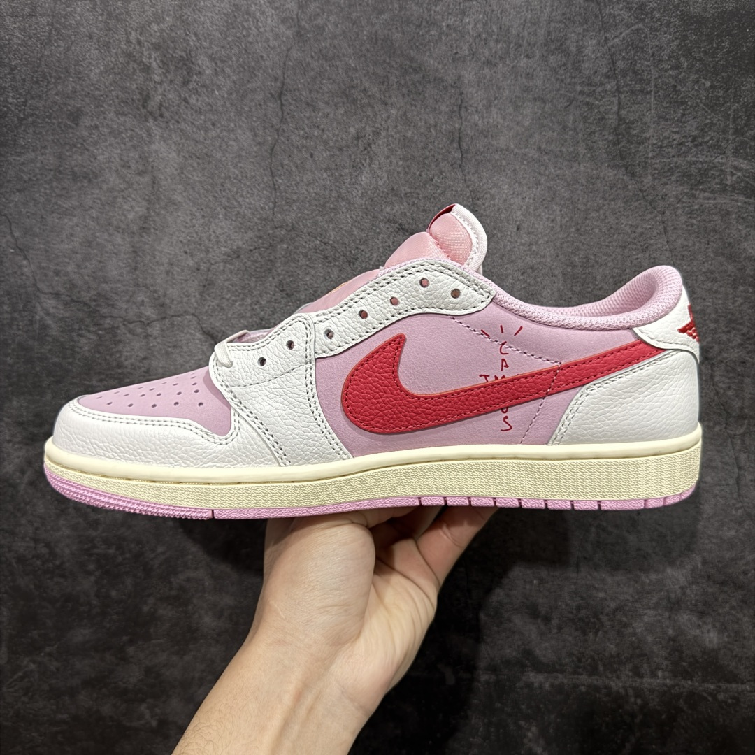 图片[2]-【PK纯原版本】Travis Scott x Air Jordan AJ1 Low OG SP TS联名 白粉倒钩低帮 IQ7604-101 知名大厂出品 纯原第一梯队版本 产品品控稳定性领先行业 各方面均可对飙市面通货版 SZ原厂全套原楦原纸板冲刀磨具开发 原厂皮料加持 原厂港宝加持定型后跟R度完美 同源原厂电绣 鬼脸飞翼针数密度立体效果一致 百分百一致原鞋 原厂拉帮工艺 针距密度一致 后跟弧度收口自然不对折 极致一眼正品既视感 进口玻璃冲刀皮料裁剪零毛边 全鞋电脑针车工艺 品控清洁度最高QC检验标准 免检产品 原厂订购鞋盒、鞋标、防尘纸、鞋撑、鞋带 追求极致的原厂味道 尺码：36-47.5-选品中心